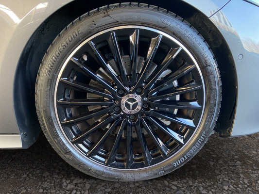 MERCEDES-BENZ A 220 4Matic 8G-DCT-image-8
