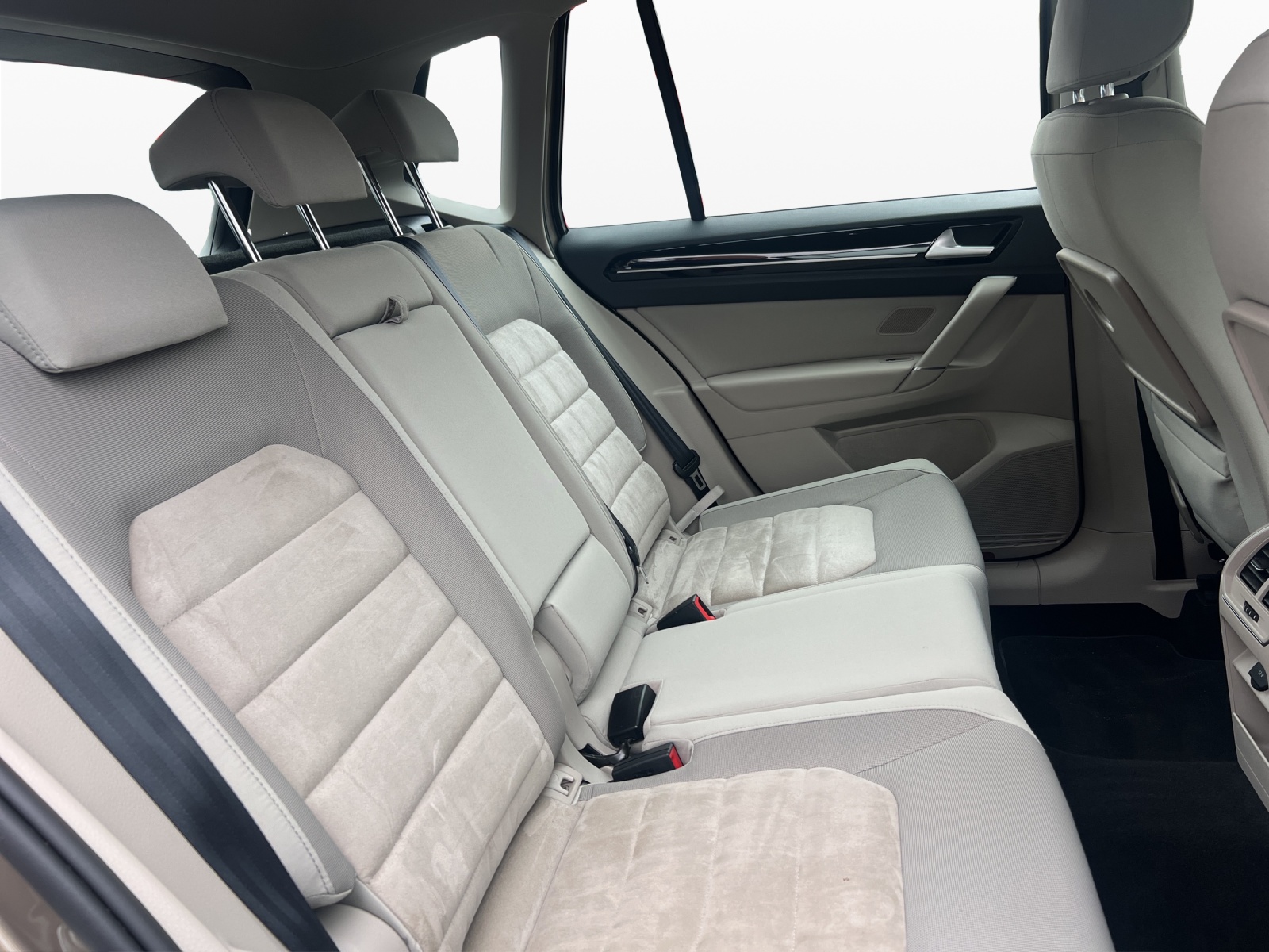 VW Golf Sportsvan 1.4 TSI Highline DSG-image-18