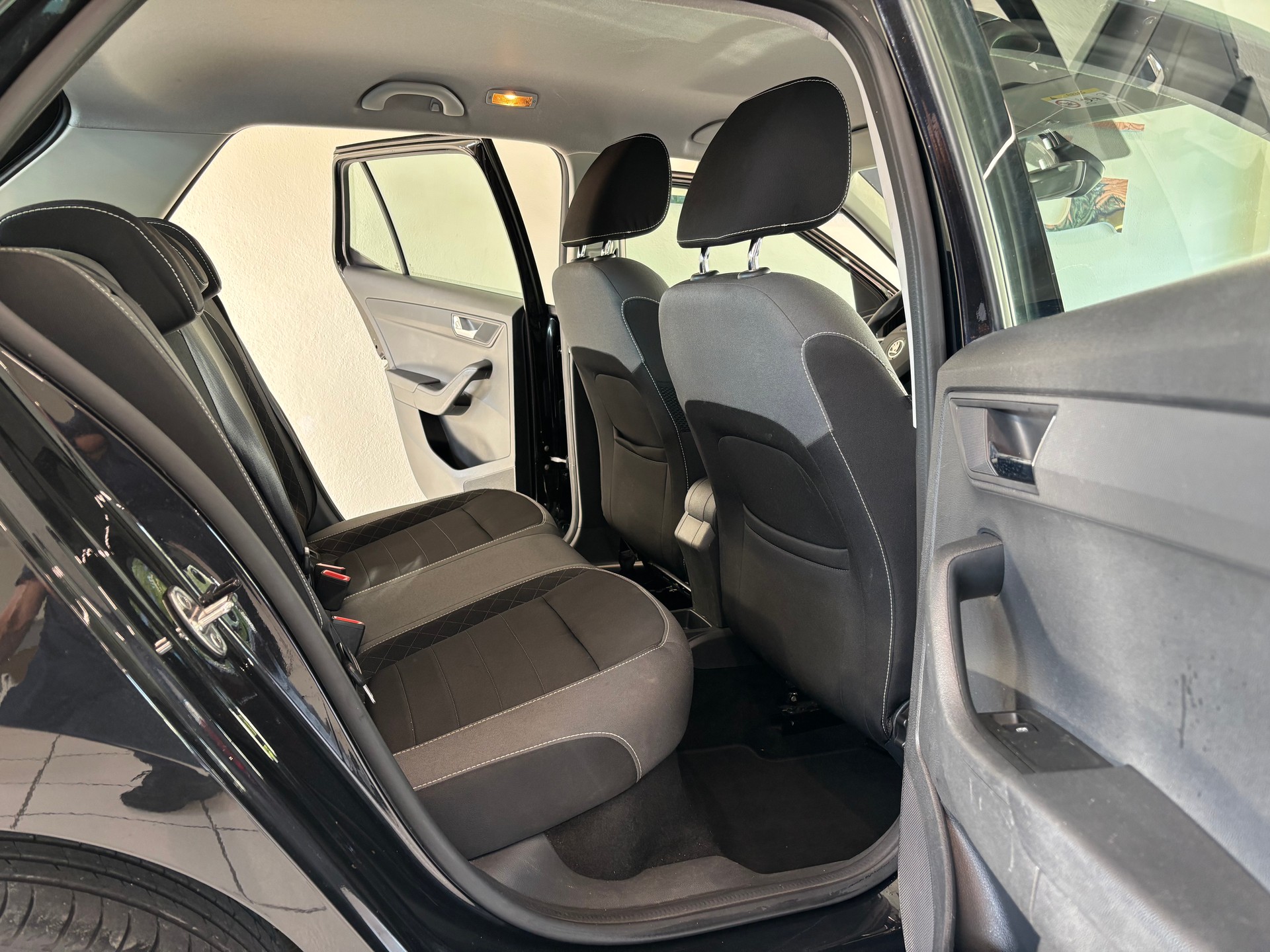 SKODA Fabia 1.0 TSI Ambition DSG-image-9