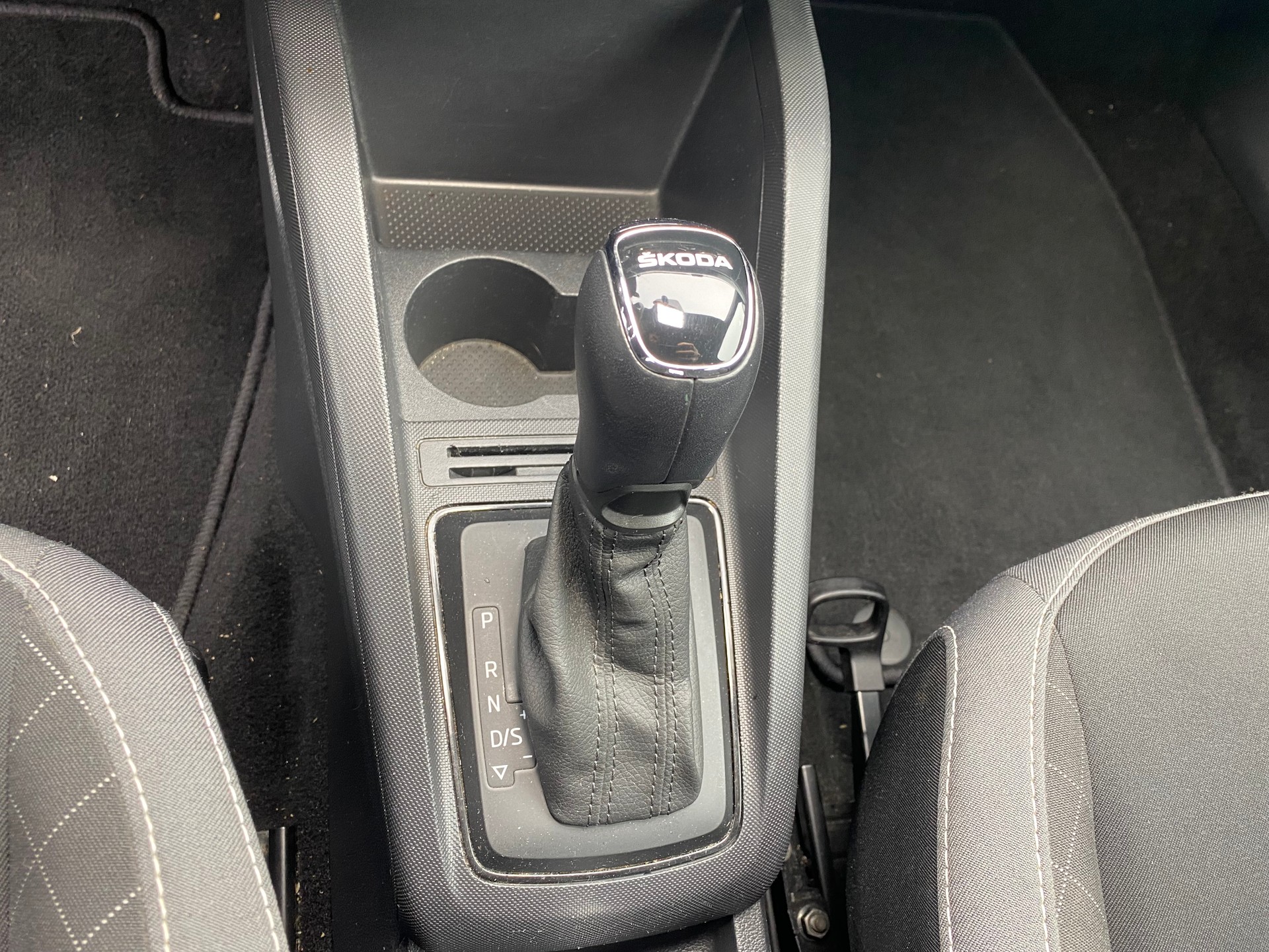 SKODA Fabia 1.0 TSI Ambition DSG-image-15