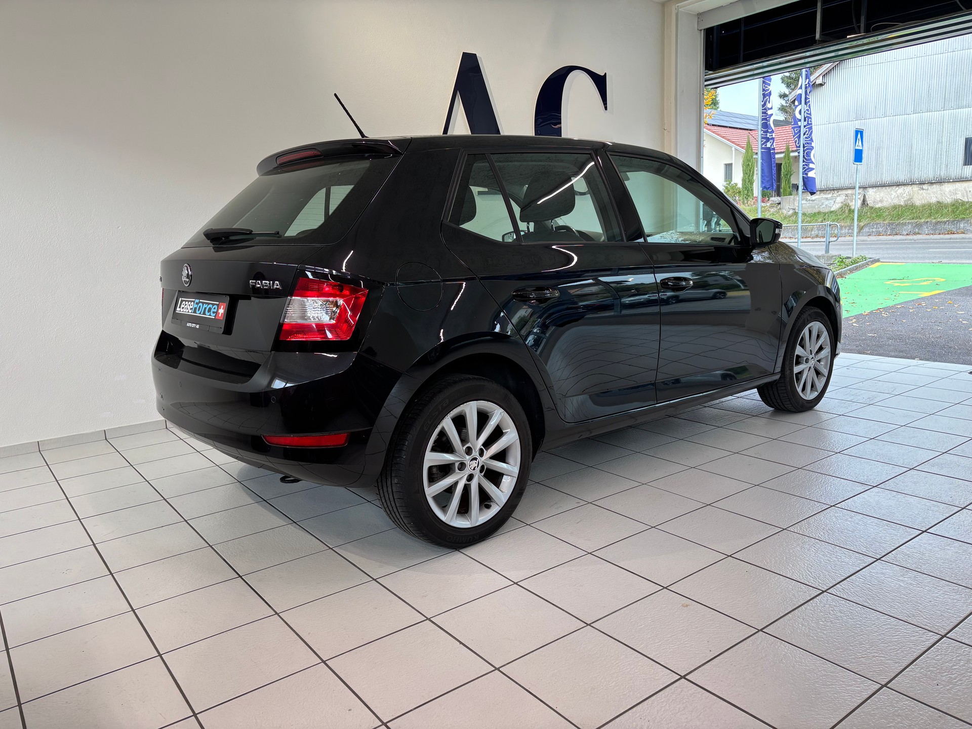 SKODA Fabia 1.0 TSI Ambition DSG-image-2