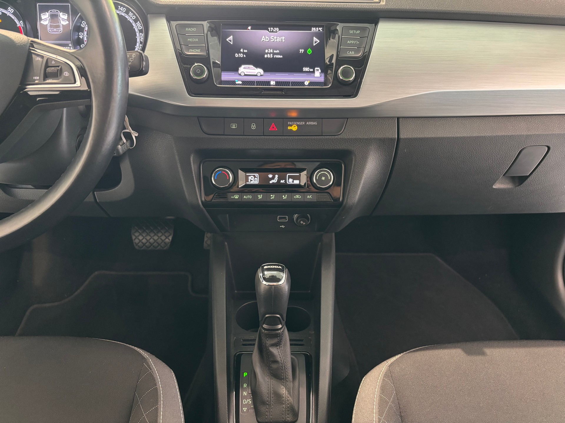 SKODA Fabia 1.0 TSI Ambition DSG-image-10