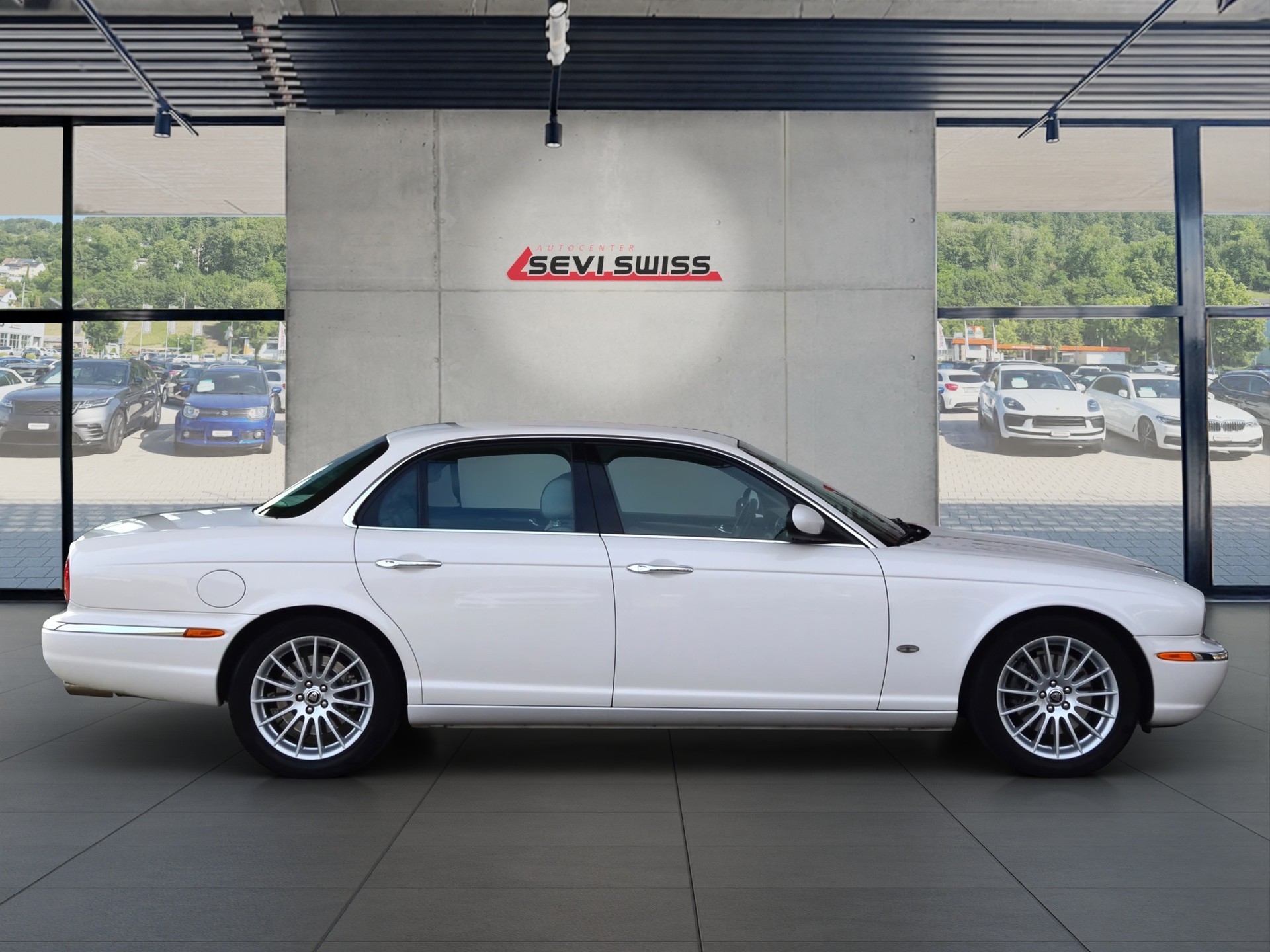 JAGUAR XJ8 4.2 V8 Executive*Frisch ab MFK*-image-1
