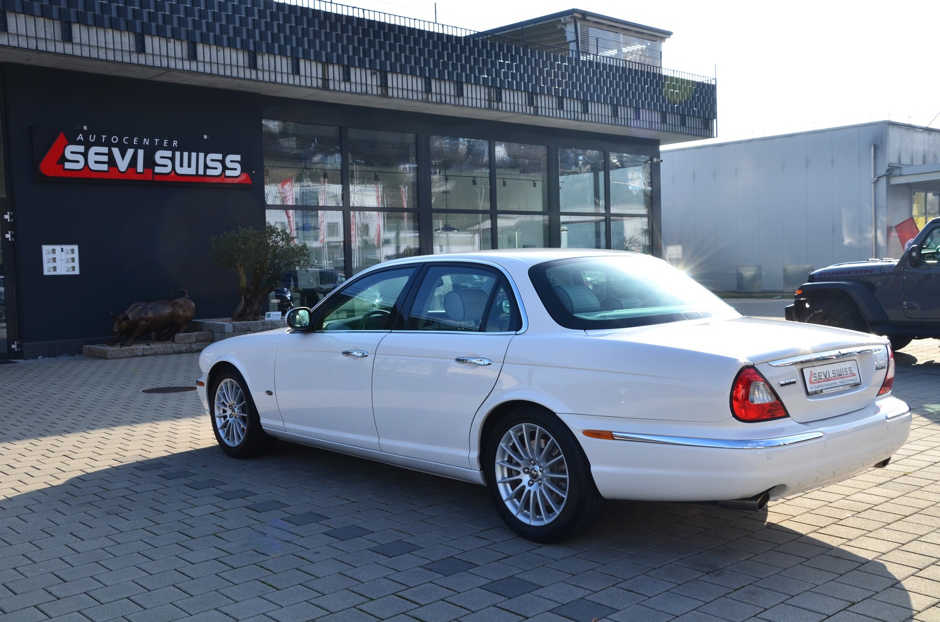 JAGUAR XJ8 4.2 V8 Executive*Frisch ab MFK*-image-9