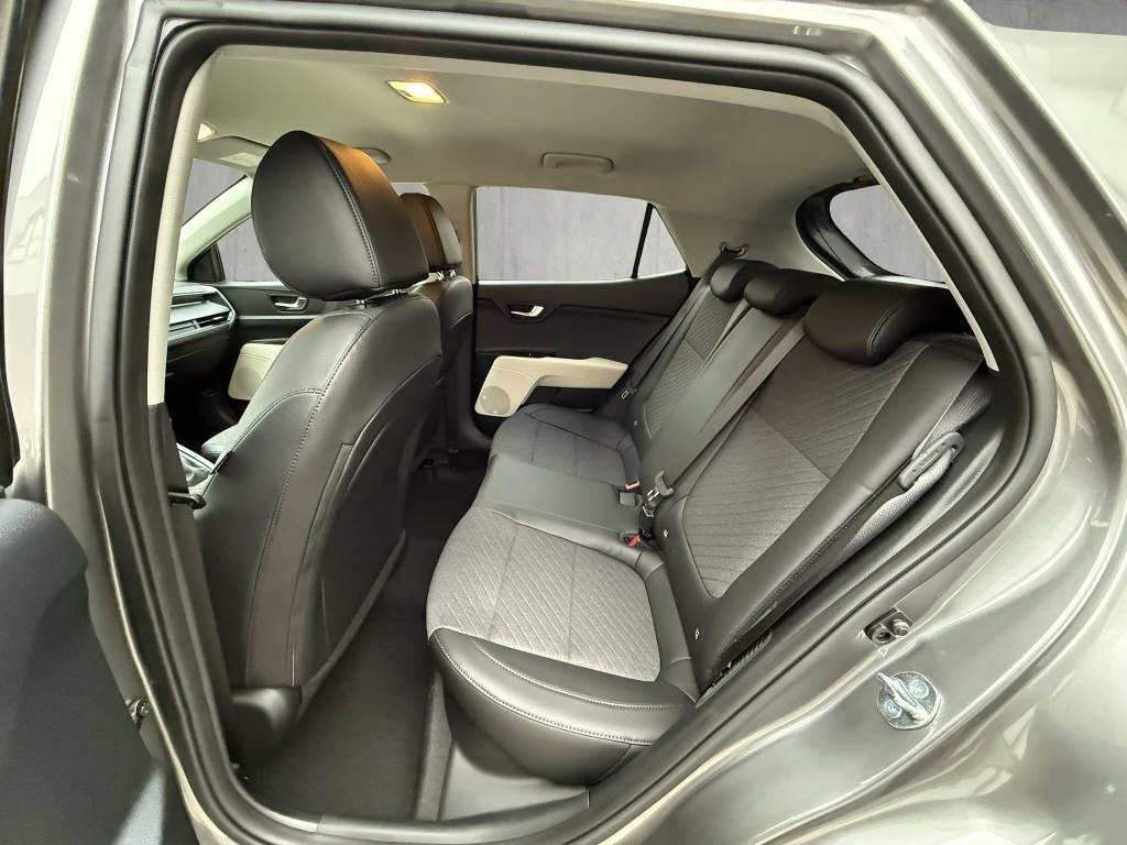 KIA Stonic 1.0 T-GDi MHEV GT-Line-image-9