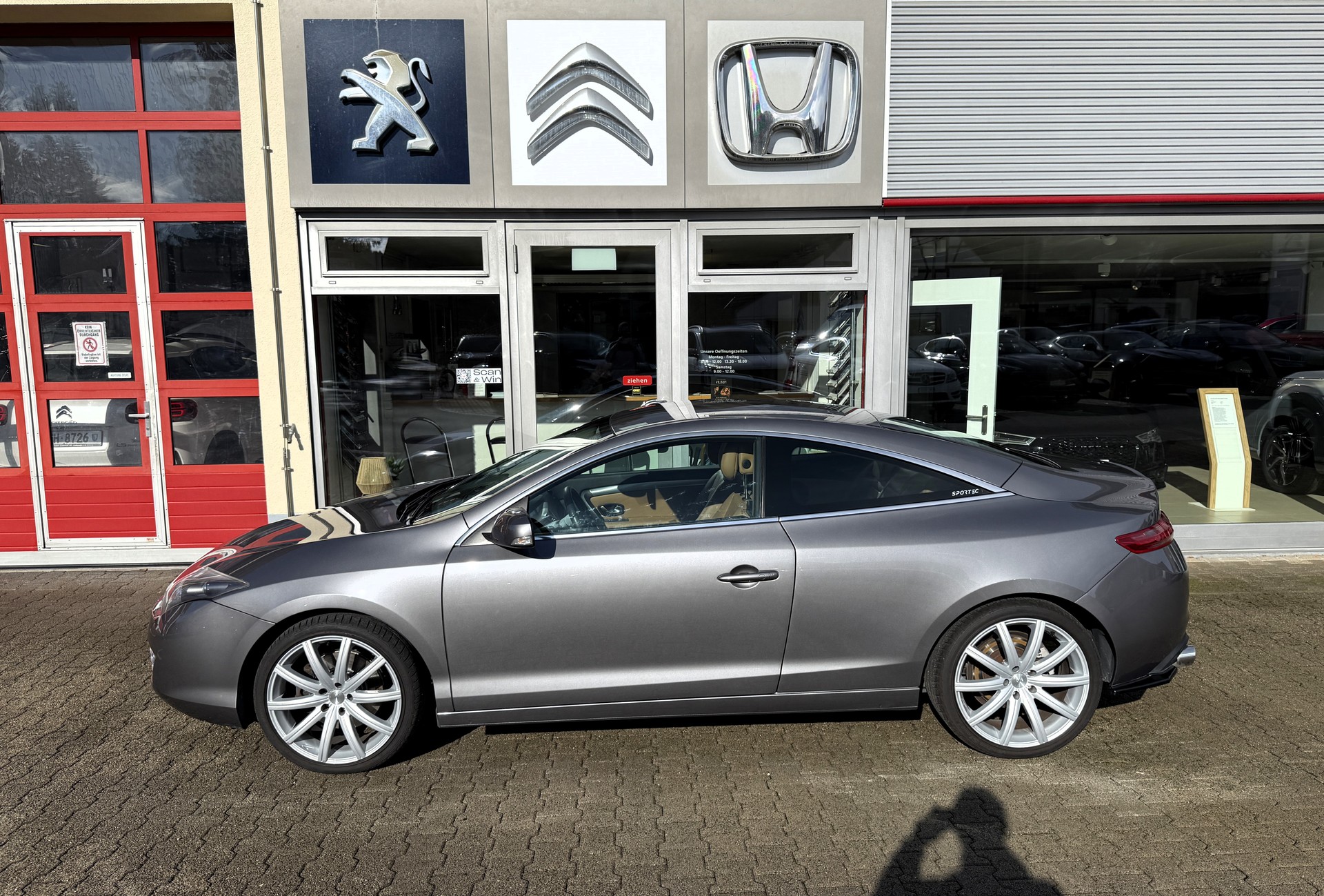 RENAULT Laguna Coupé 2.0 16V T GT-image-3