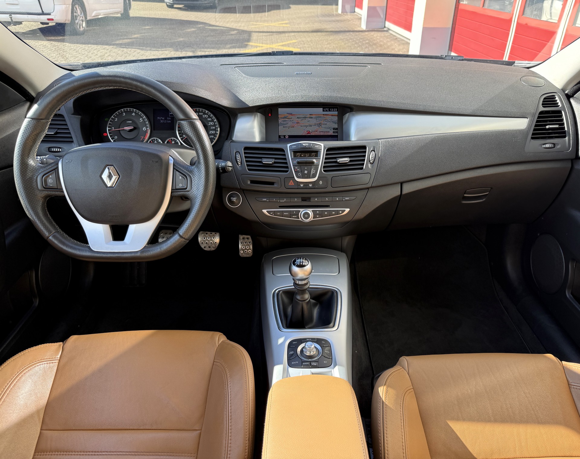 RENAULT Laguna Coupé 2.0 16V T GT-image-10