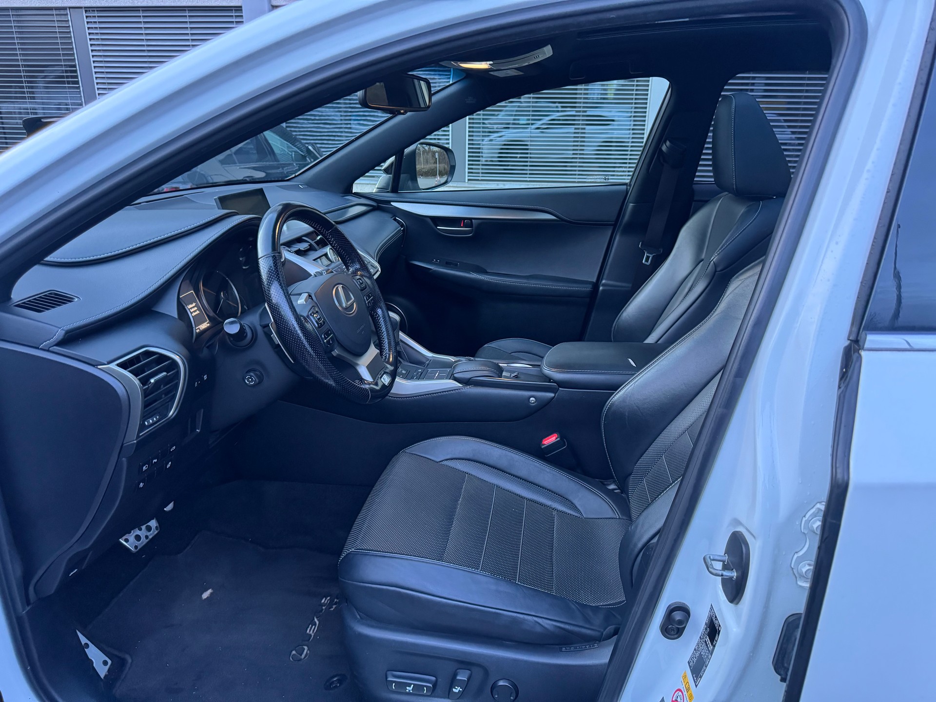 LEXUS NX 300h F-Sport E-Four Automatic-image-8