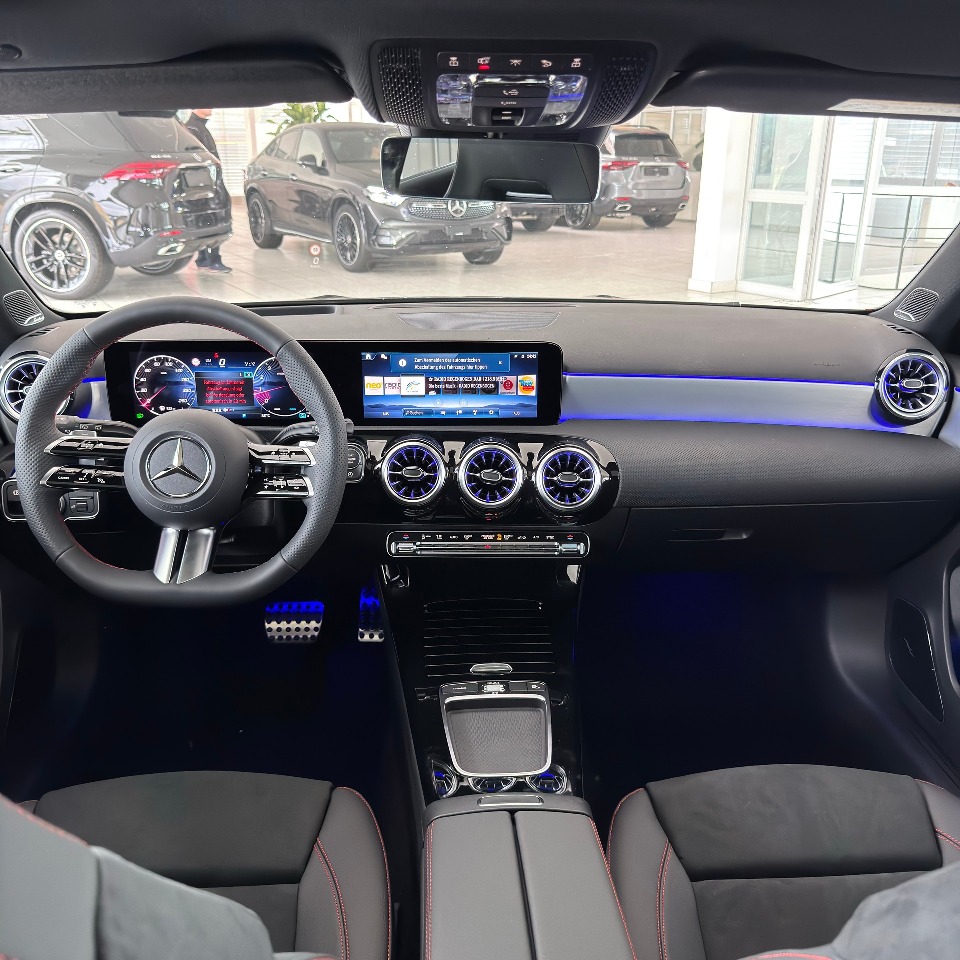 MERCEDES-BENZ A 250 4MATIC Kompaktlimousine-image-11