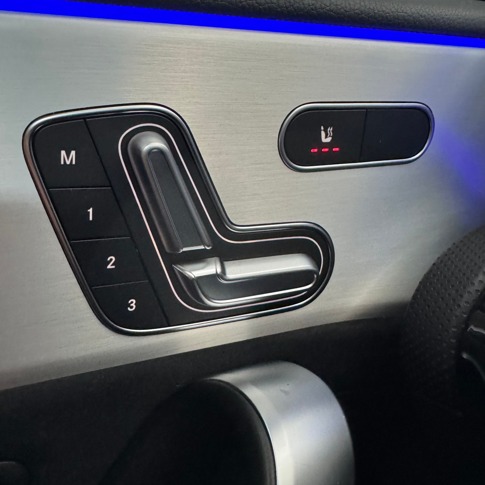 MERCEDES-BENZ A 250 4MATIC Kompaktlimousine-image-8
