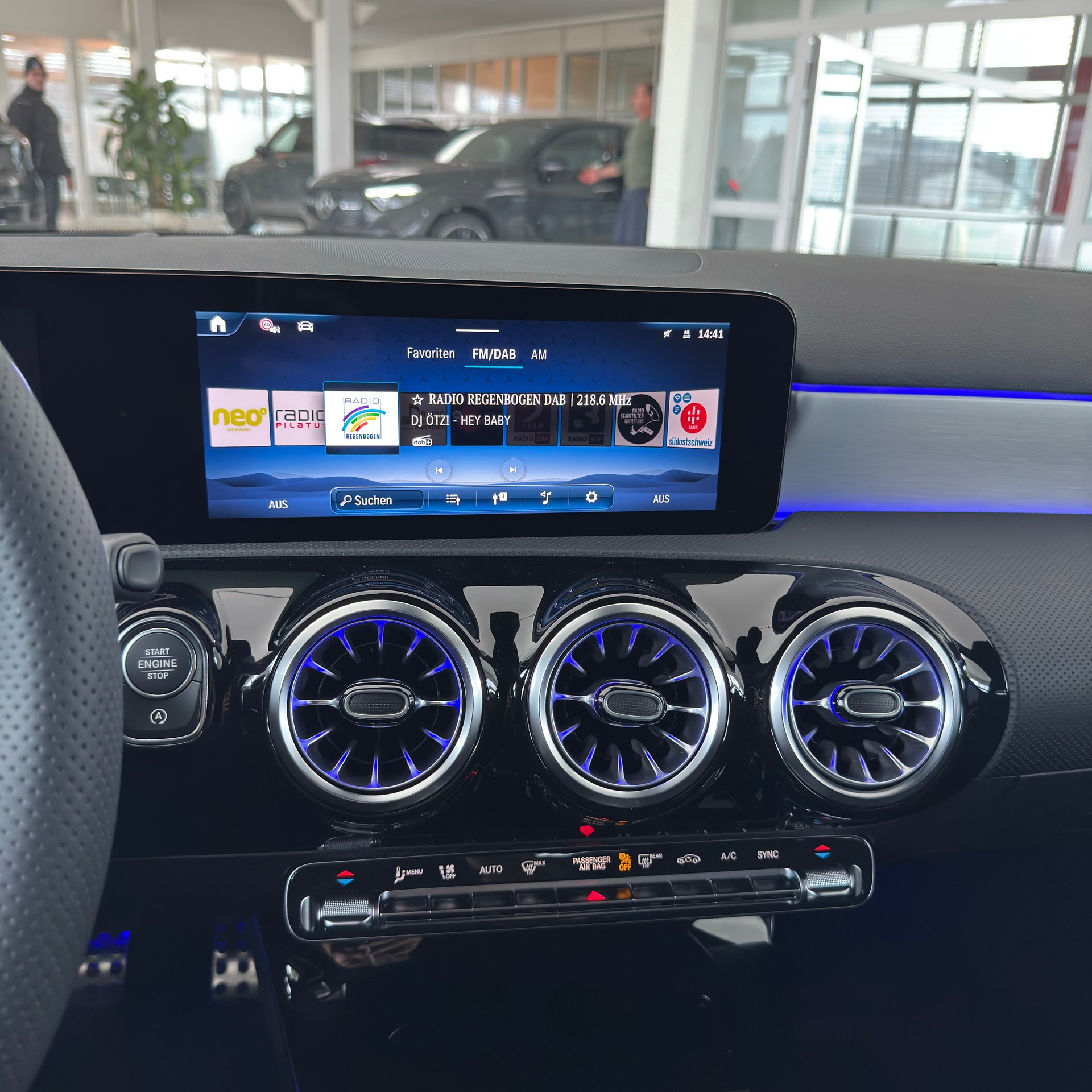 MERCEDES-BENZ A 250 4MATIC Kompaktlimousine-image-9