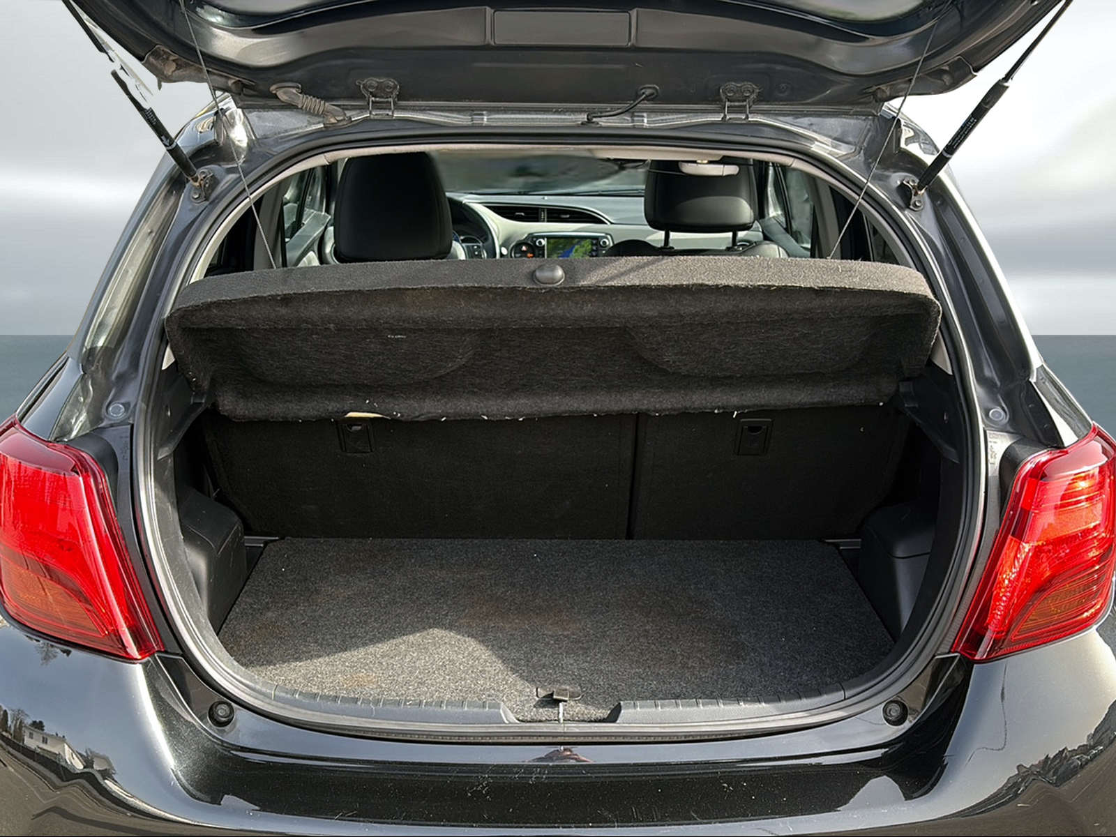 TOYOTA Yaris 1.5 VVT-i Hybrid Swiss Trend e-CVT-image-6