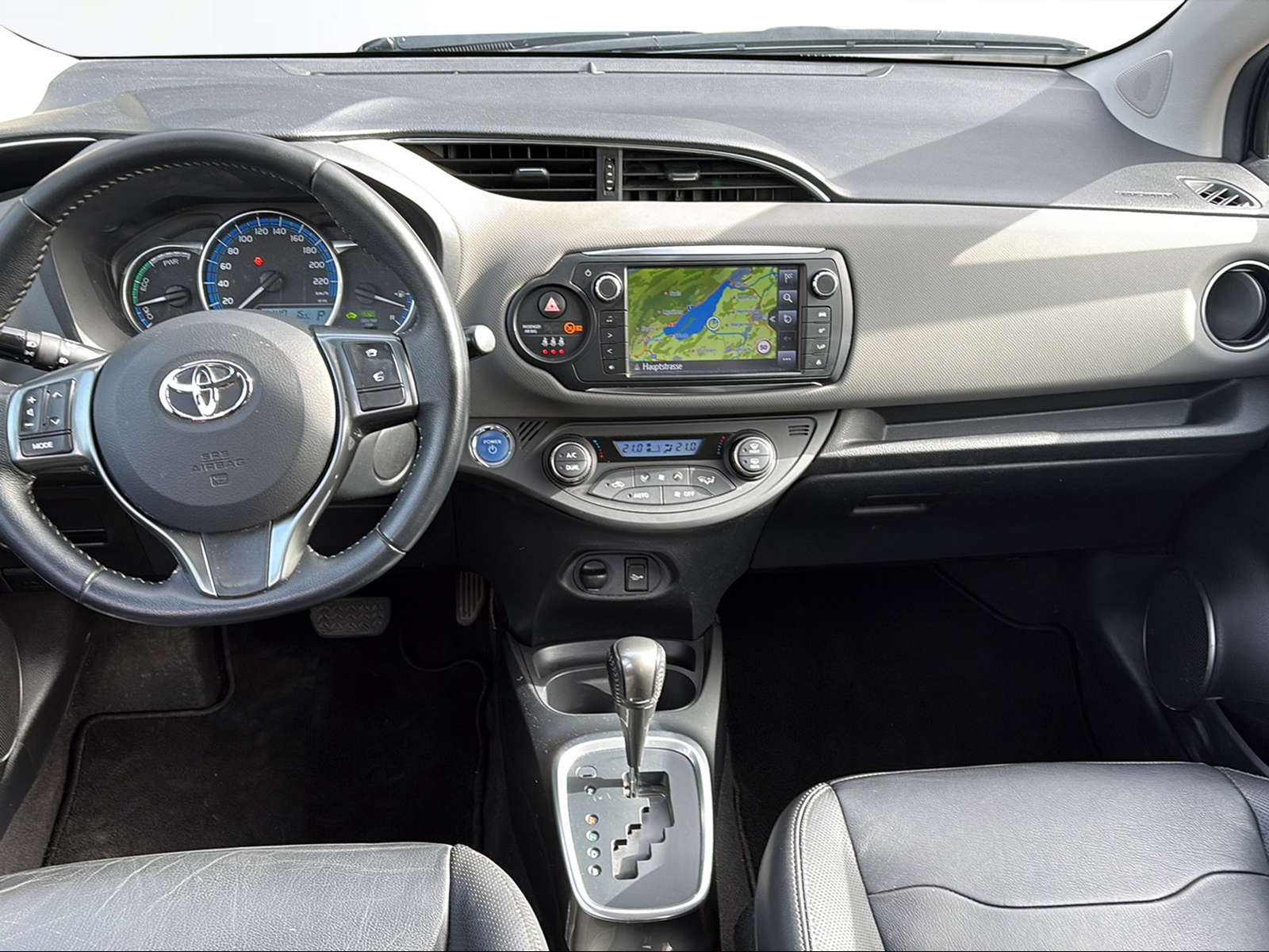 TOYOTA Yaris 1.5 VVT-i Hybrid Swiss Trend e-CVT-image-7