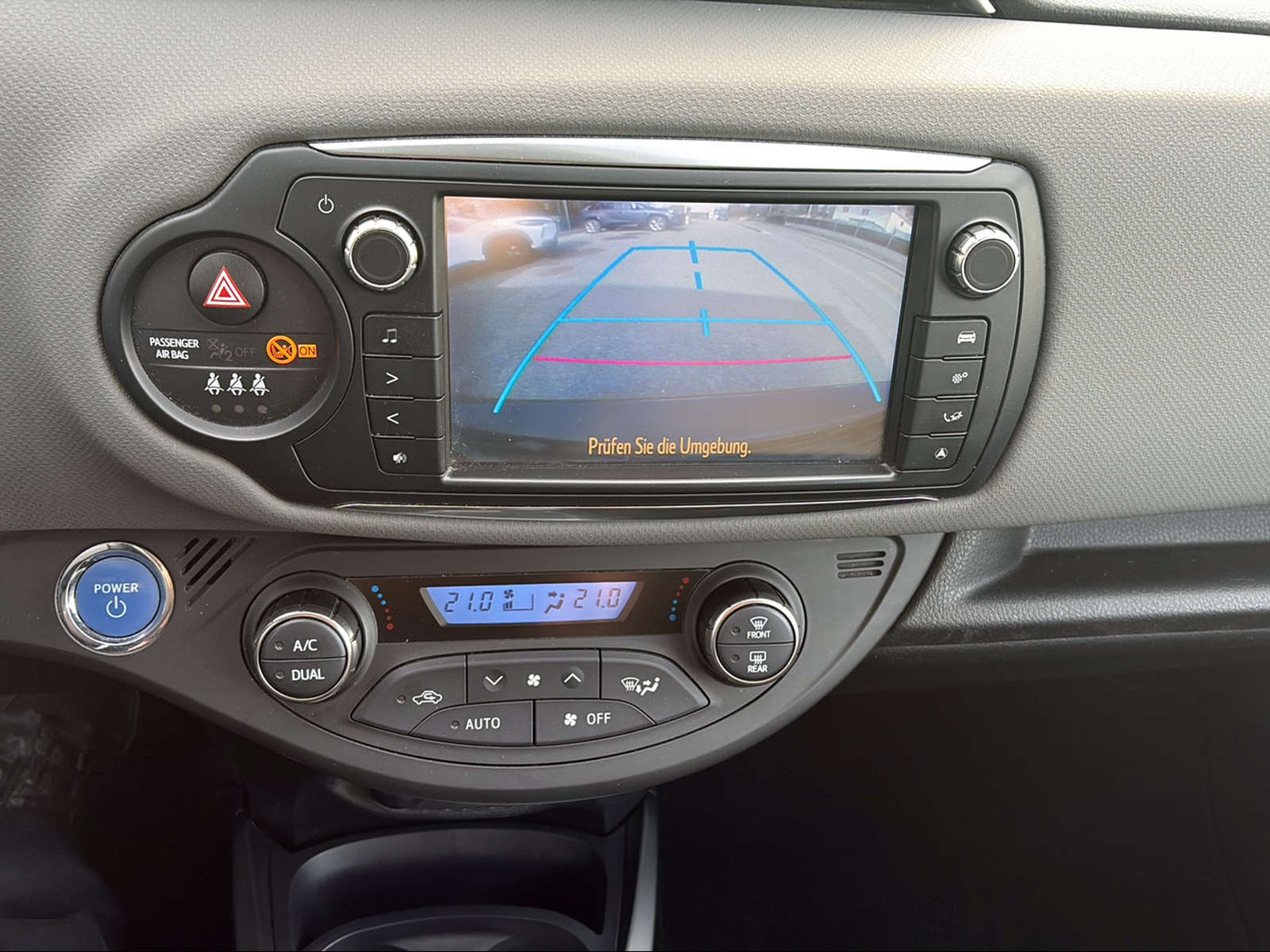 TOYOTA Yaris 1.5 VVT-i Hybrid Swiss Trend e-CVT-image-11
