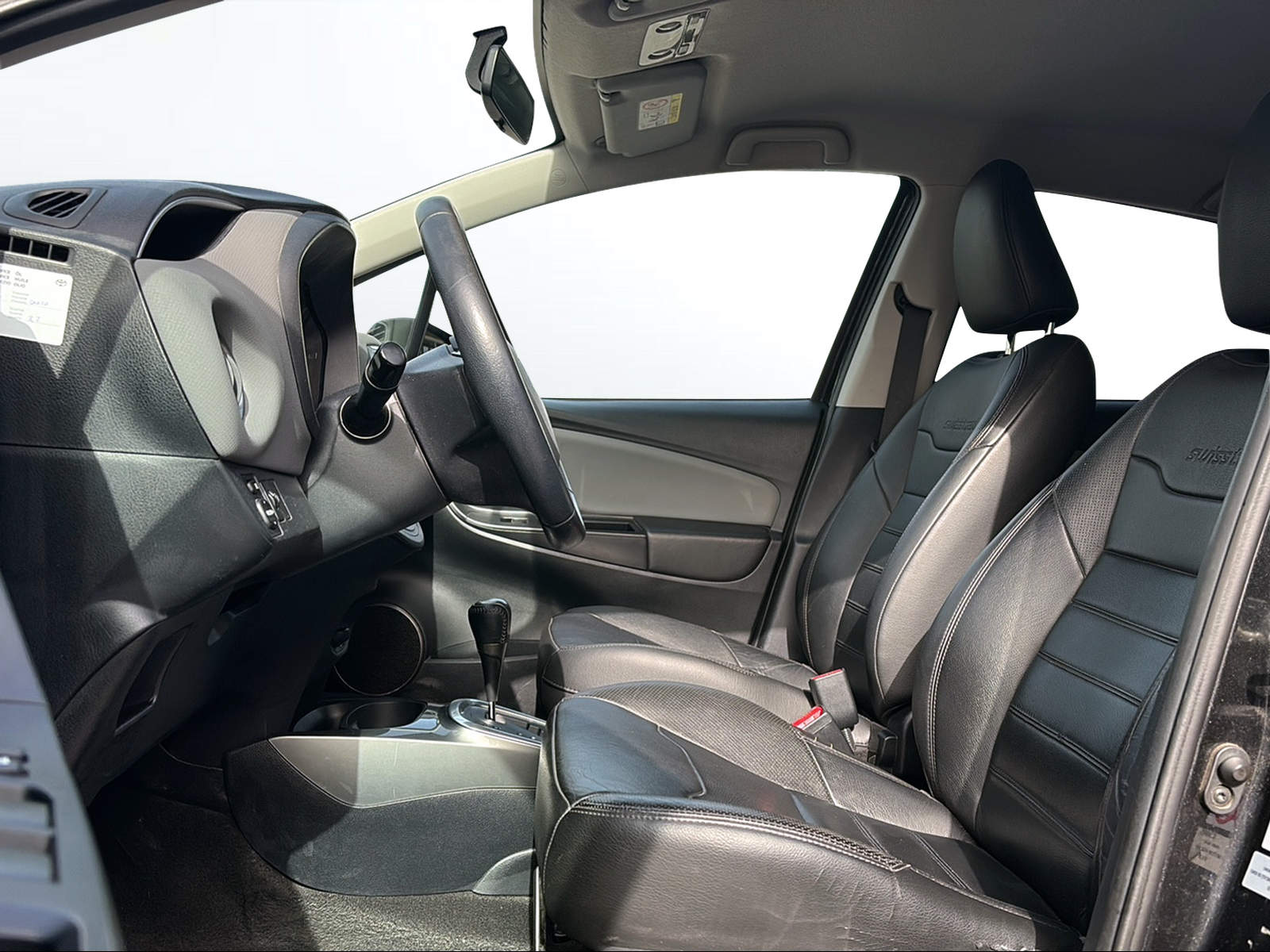 TOYOTA Yaris 1.5 VVT-i Hybrid Swiss Trend e-CVT-image-8