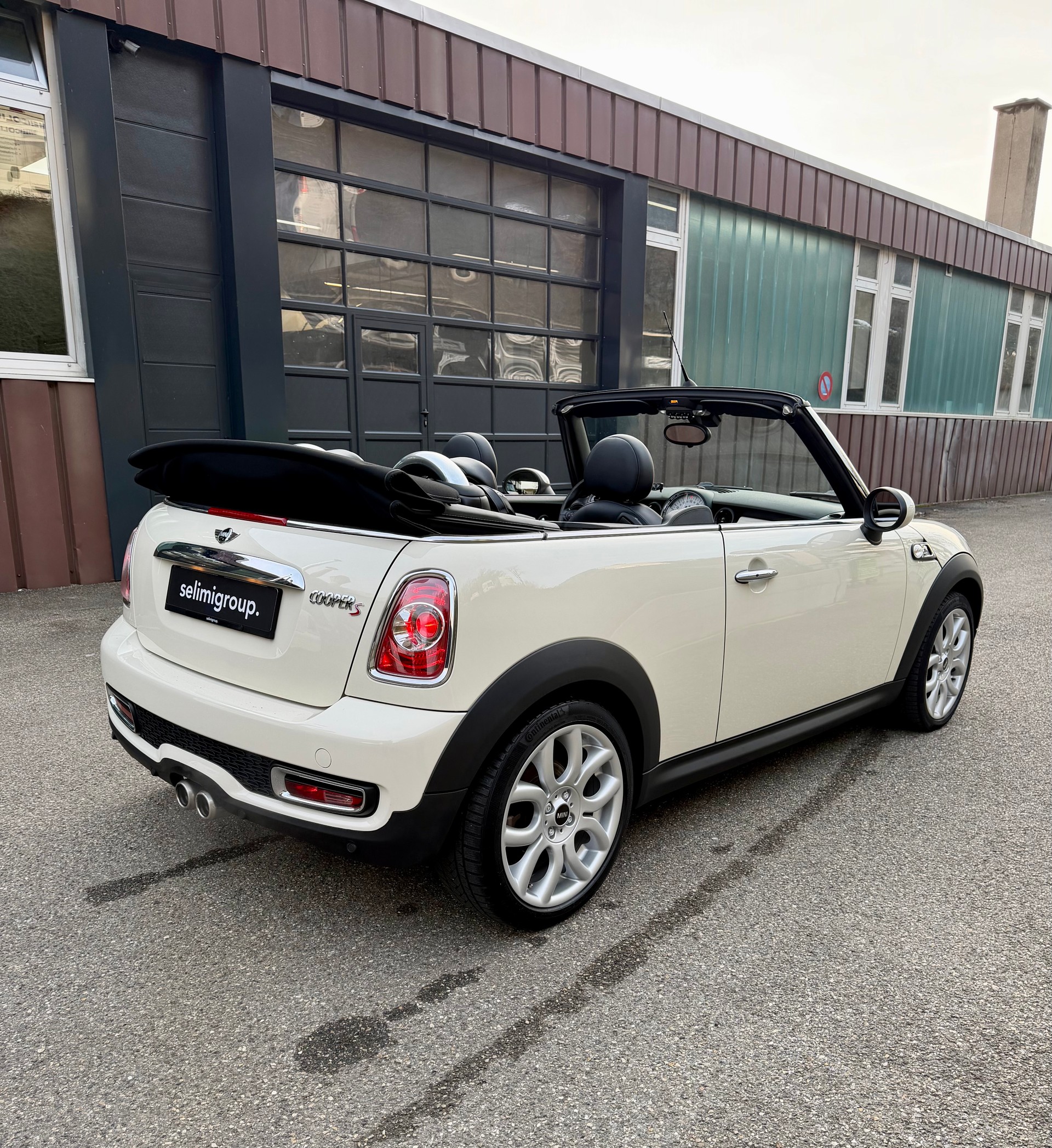 MINI Cooper S Cabriolet-image-5