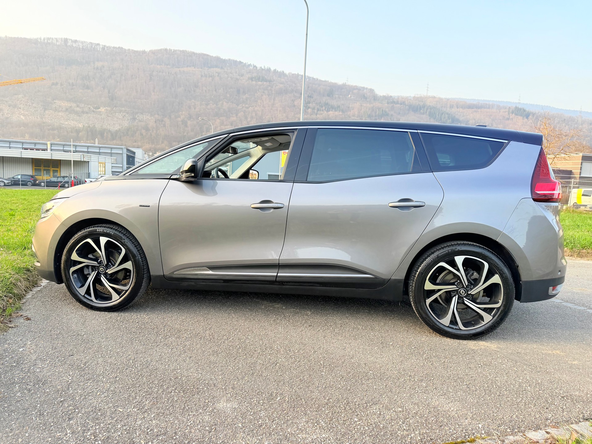 RENAULT GRAND SCENIC 1.3 16V "BLACK EDITION" EDC AUTOMAT MIT 7 SITZE. MIT 44`000 KM. AB MFK AB SERVICE. MIT LEDER. CHF 22`900.--image-14