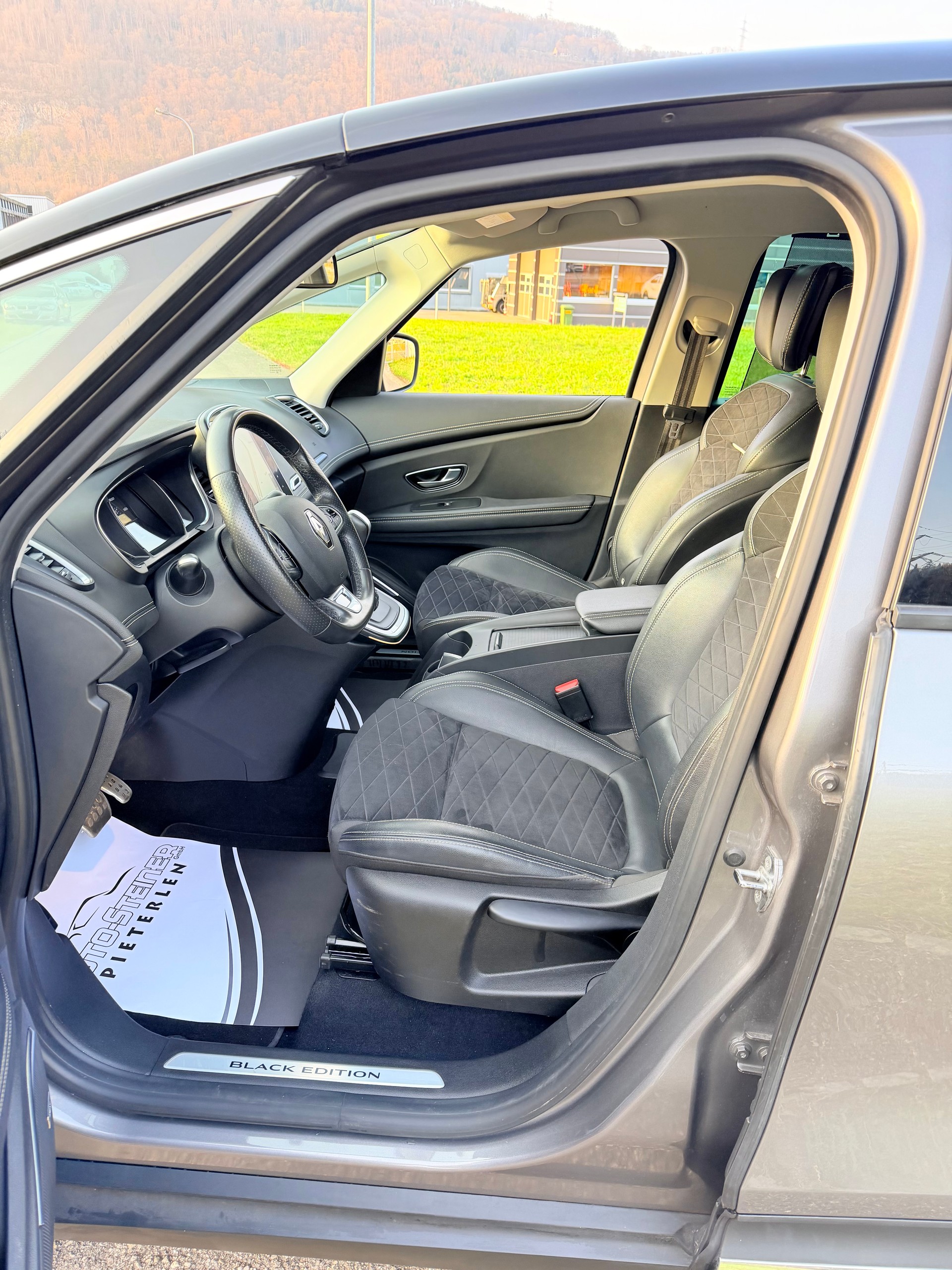 RENAULT GRAND SCENIC 1.3 16V "BLACK EDITION" EDC AUTOMAT MIT 7 SITZE. MIT 44`000 KM. AB MFK AB SERVICE. MIT LEDER. CHF 22`900.--image-24