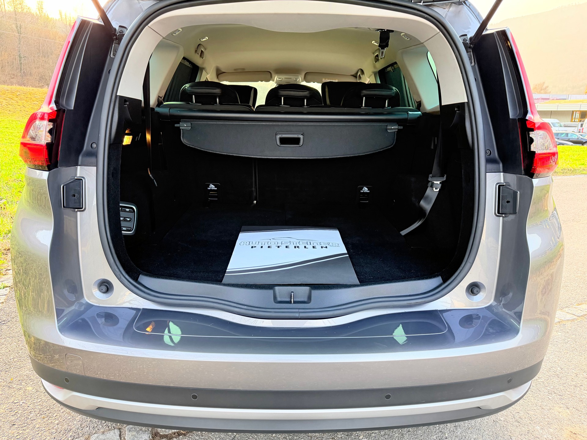 RENAULT GRAND SCENIC 1.3 16V "BLACK EDITION" EDC AUTOMAT MIT 7 SITZE. MIT 44`000 KM. AB MFK AB SERVICE. MIT LEDER. CHF 22`900.--image-27