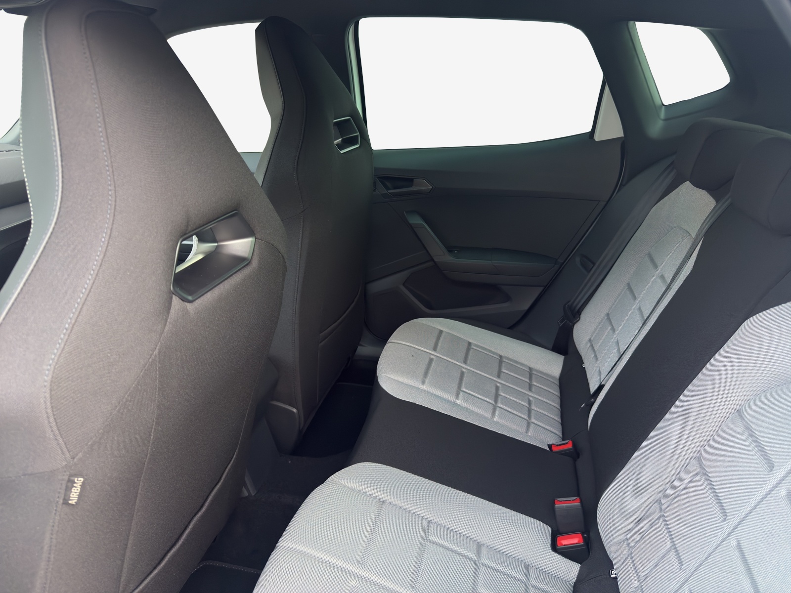 SEAT Arona 1.0 TSI Eco FR DSG-image-11