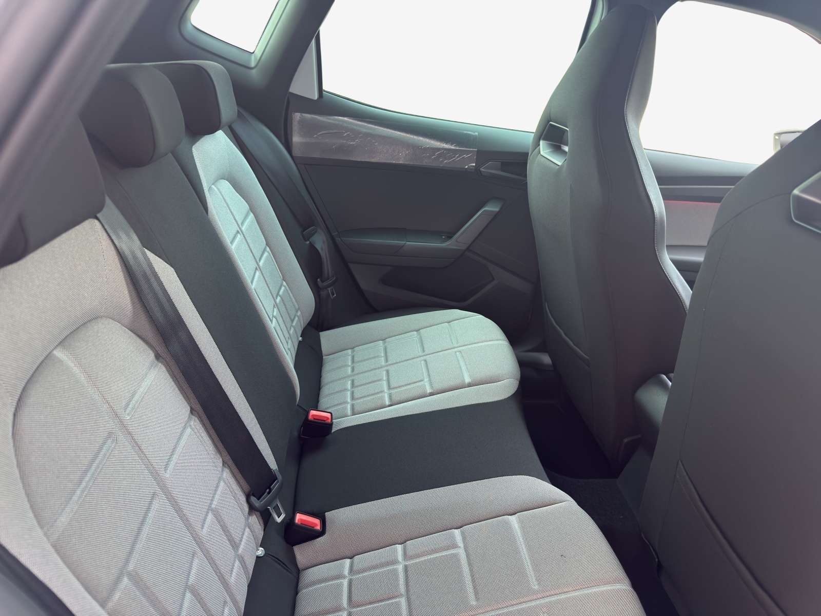 SEAT Arona 1.0 TSI Eco FR DSG-image-10
