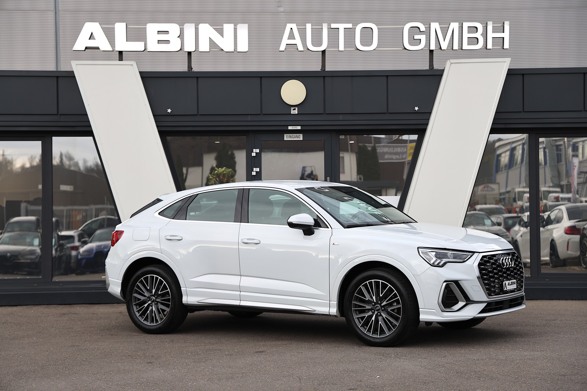 AUDI Q3 Sportback 40 TFSI S-LINE quattro S-tronic-image-1