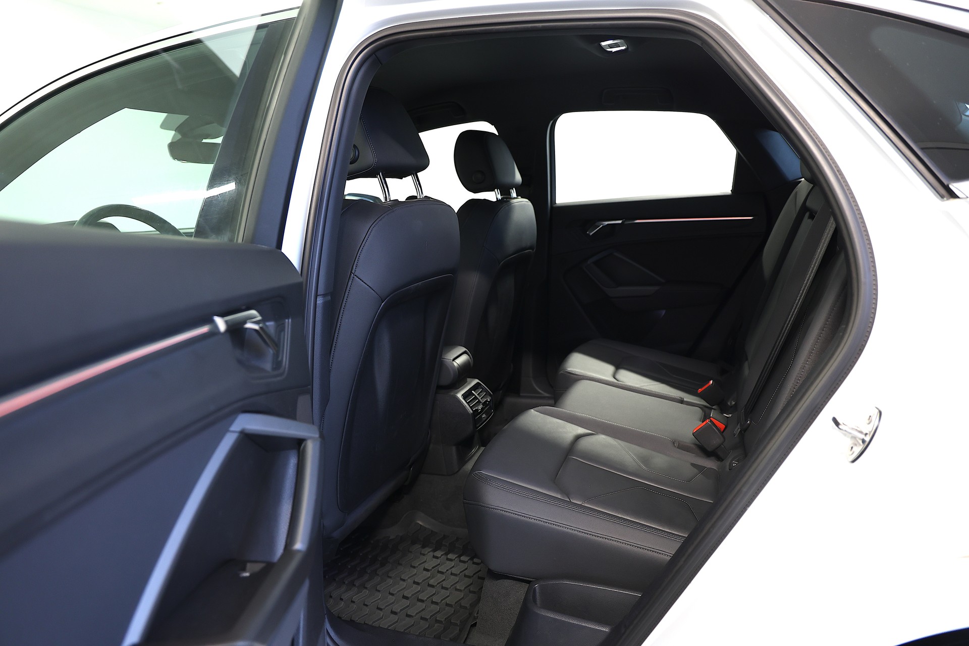 AUDI Q3 Sportback 40 TFSI S-LINE quattro S-tronic-image-14