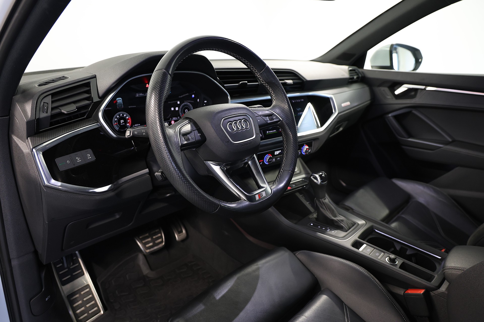 AUDI Q3 Sportback 40 TFSI S-LINE quattro S-tronic-image-7