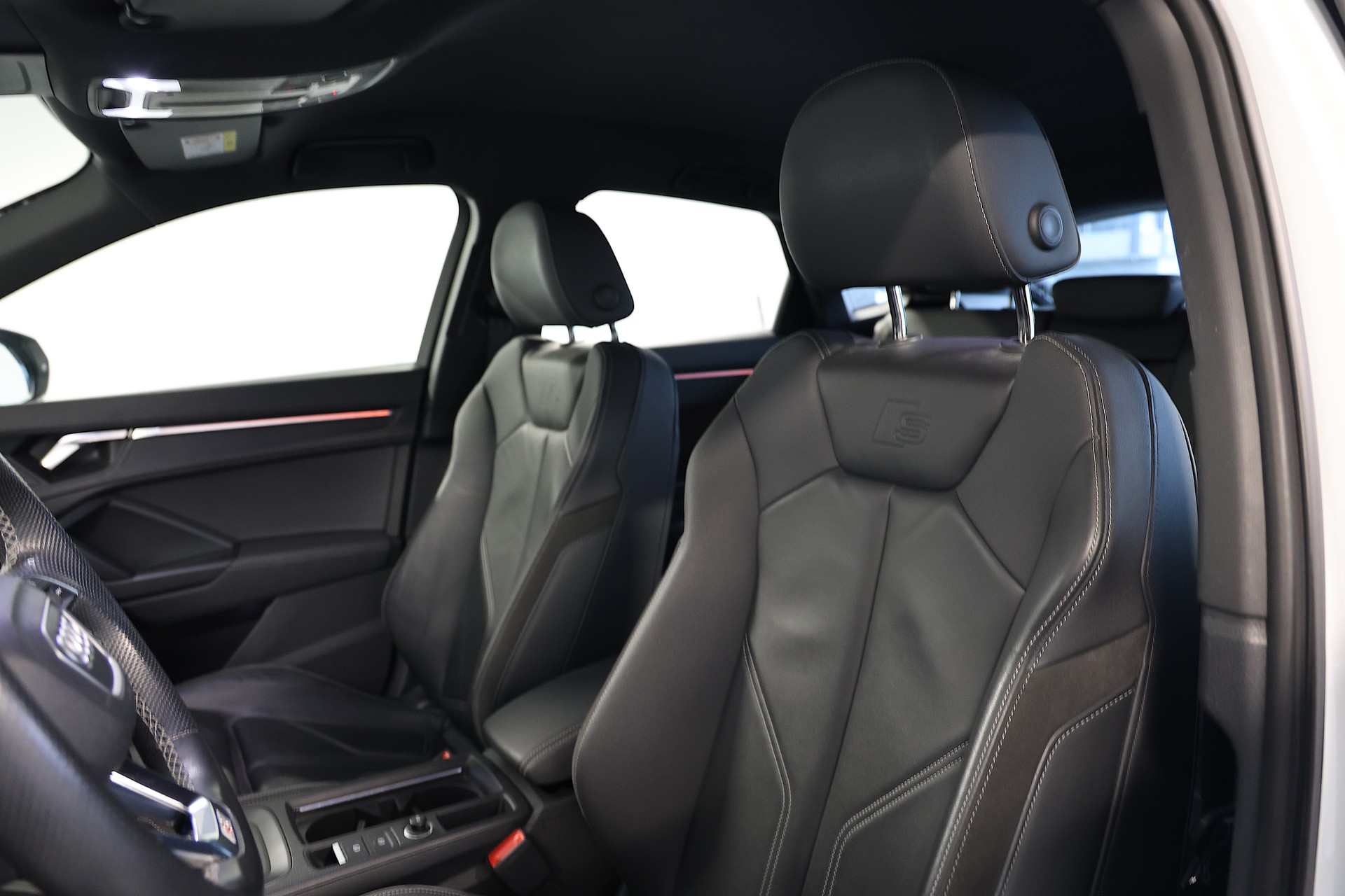 AUDI Q3 Sportback 40 TFSI S-LINE quattro S-tronic-image-6