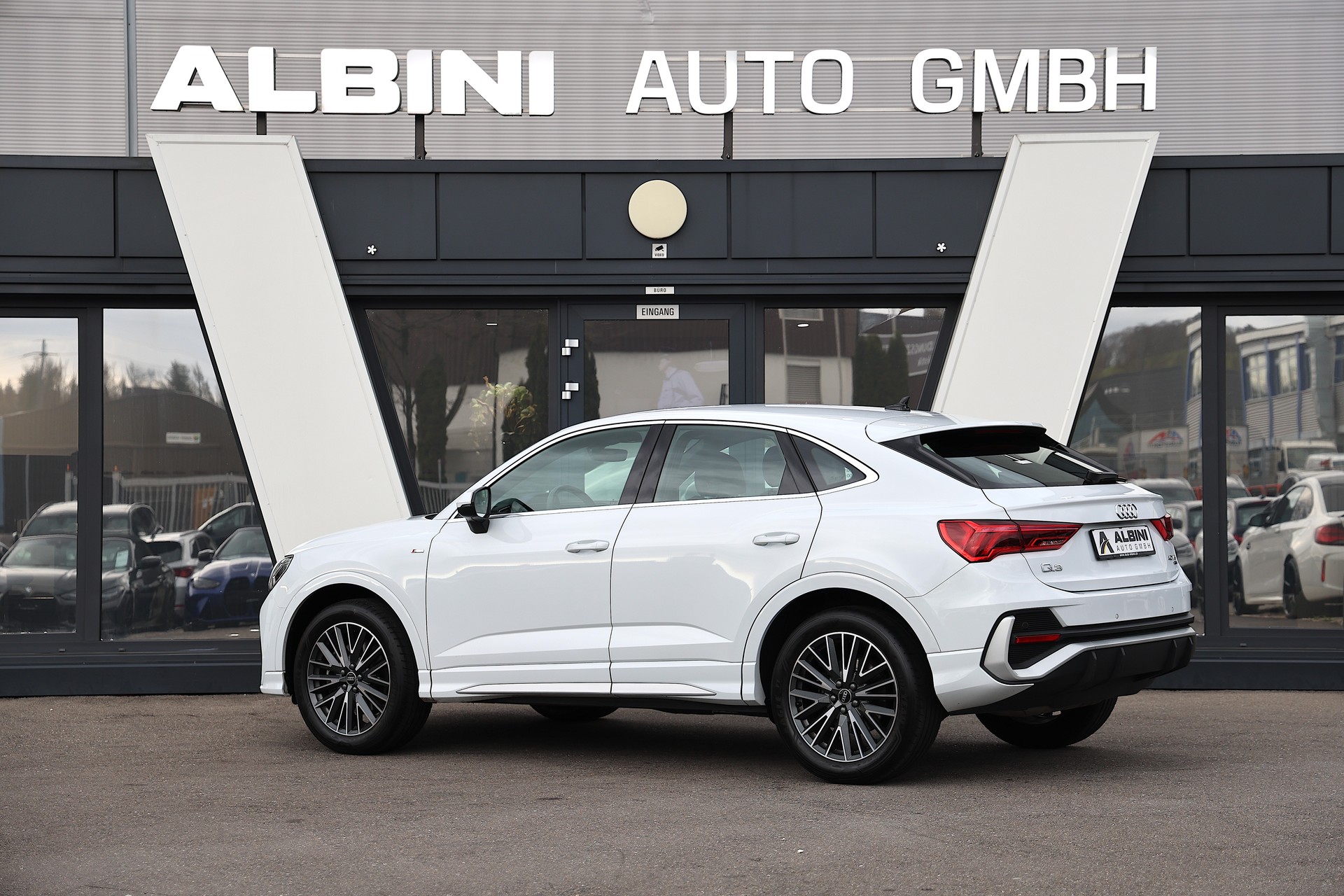 AUDI Q3 Sportback 40 TFSI S-LINE quattro S-tronic-image-3