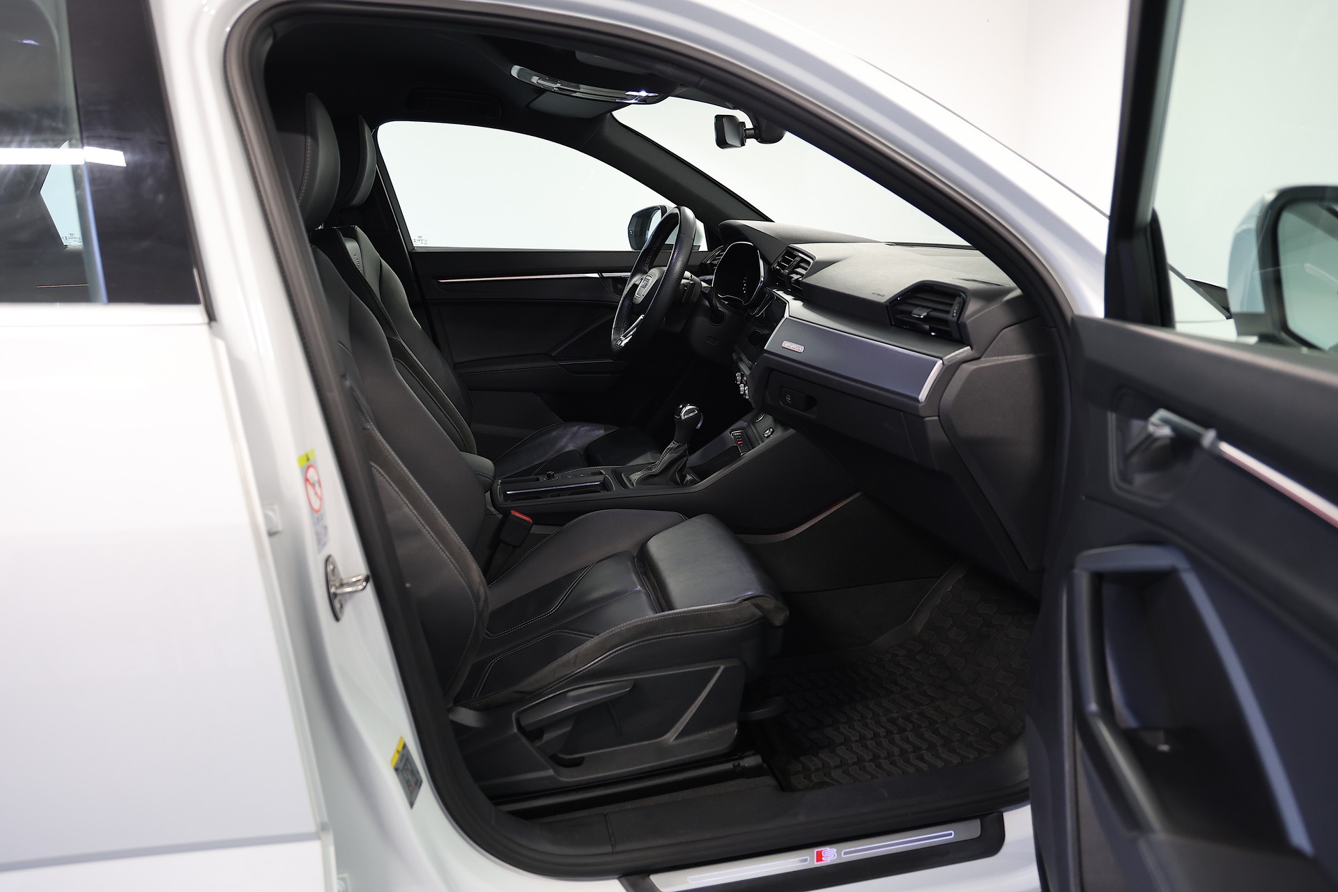 AUDI Q3 Sportback 40 TFSI S-LINE quattro S-tronic-image-11