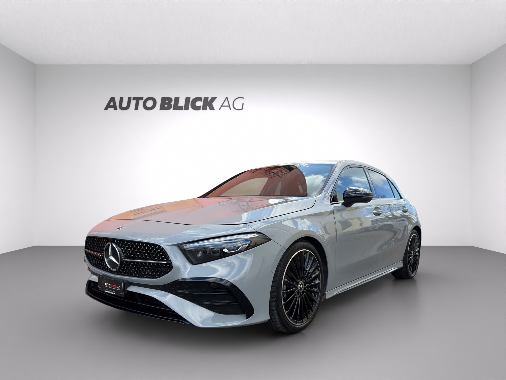 MERCEDES-BENZ A 180 AMG Line Premium Night Star 7G-DCT
