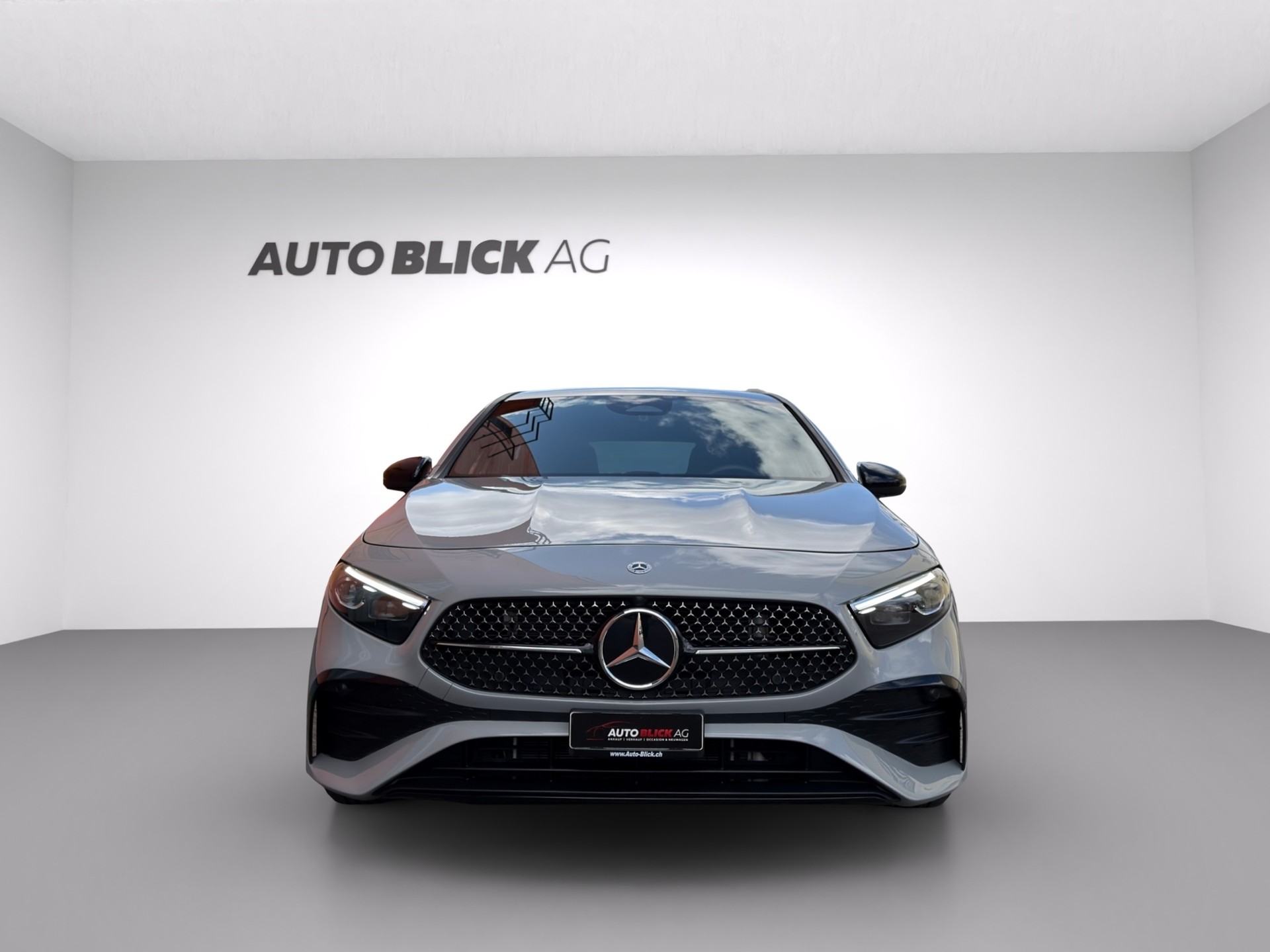 MERCEDES-BENZ A 180 AMG Line Premium Night Star 7G-DCT-showroom-element-2