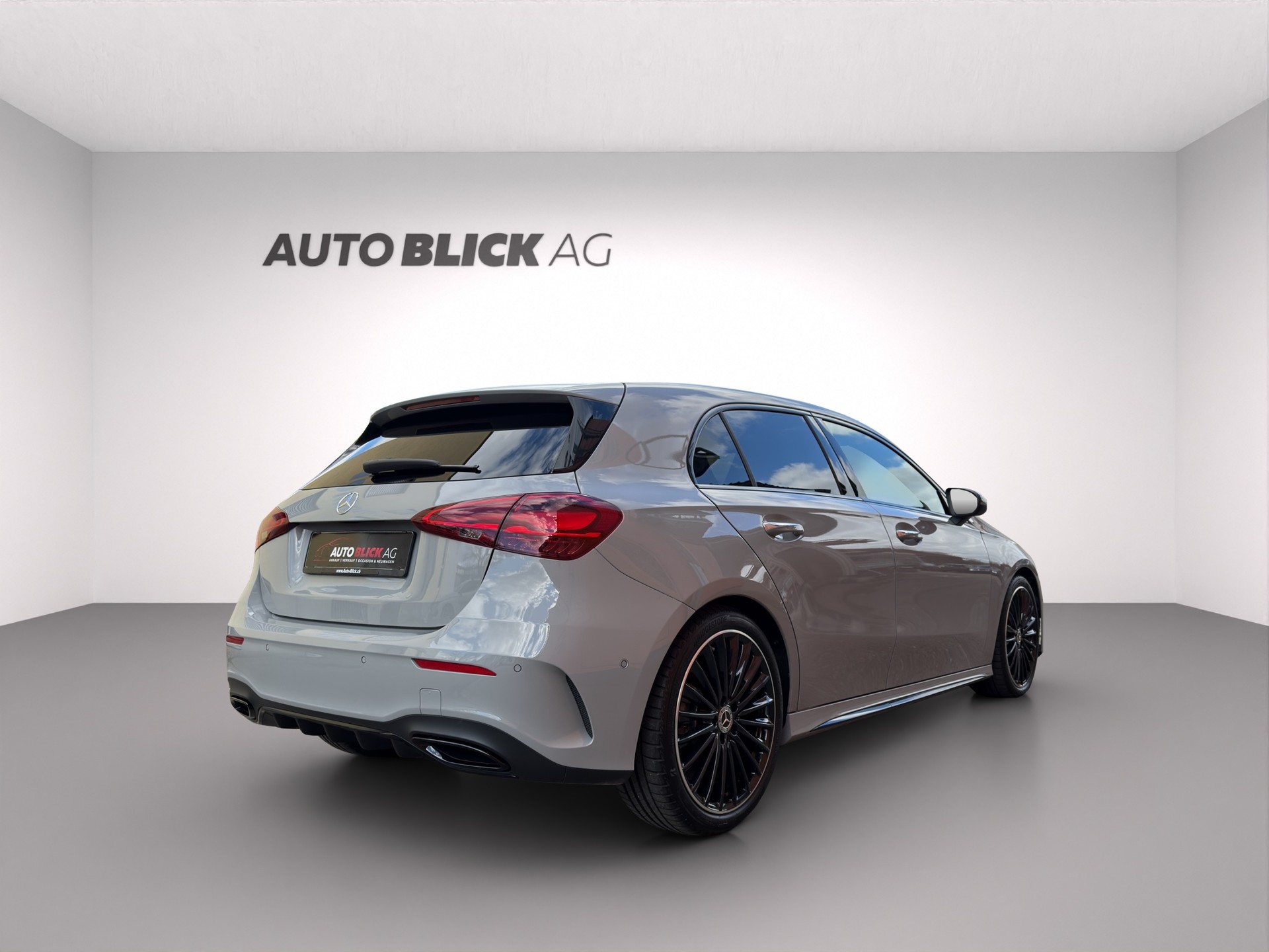 MERCEDES-BENZ A 180 AMG Line Premium Night Star 7G-DCT-image-5