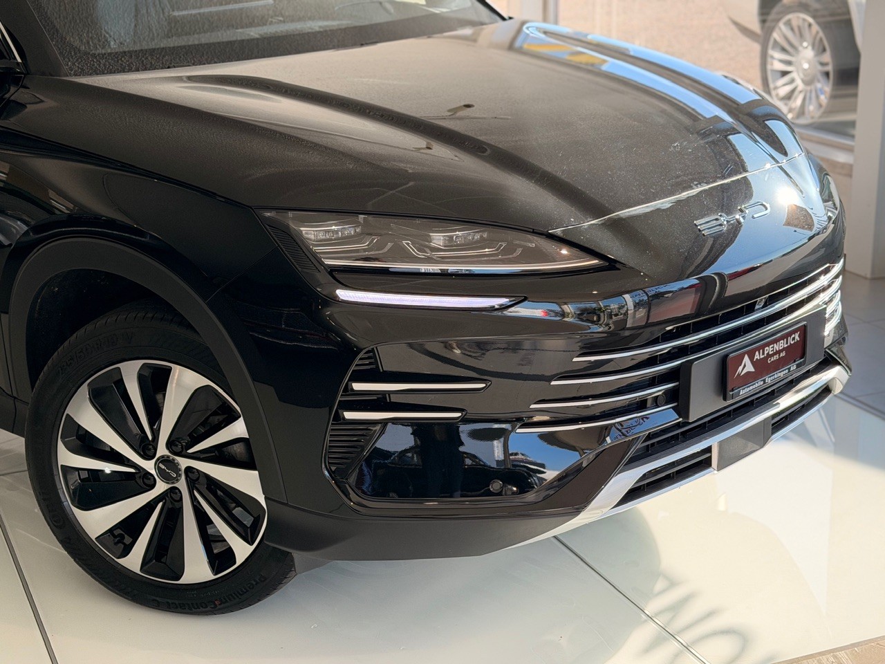 BYD Seal U DM-i Design AWD-showroom-element-1