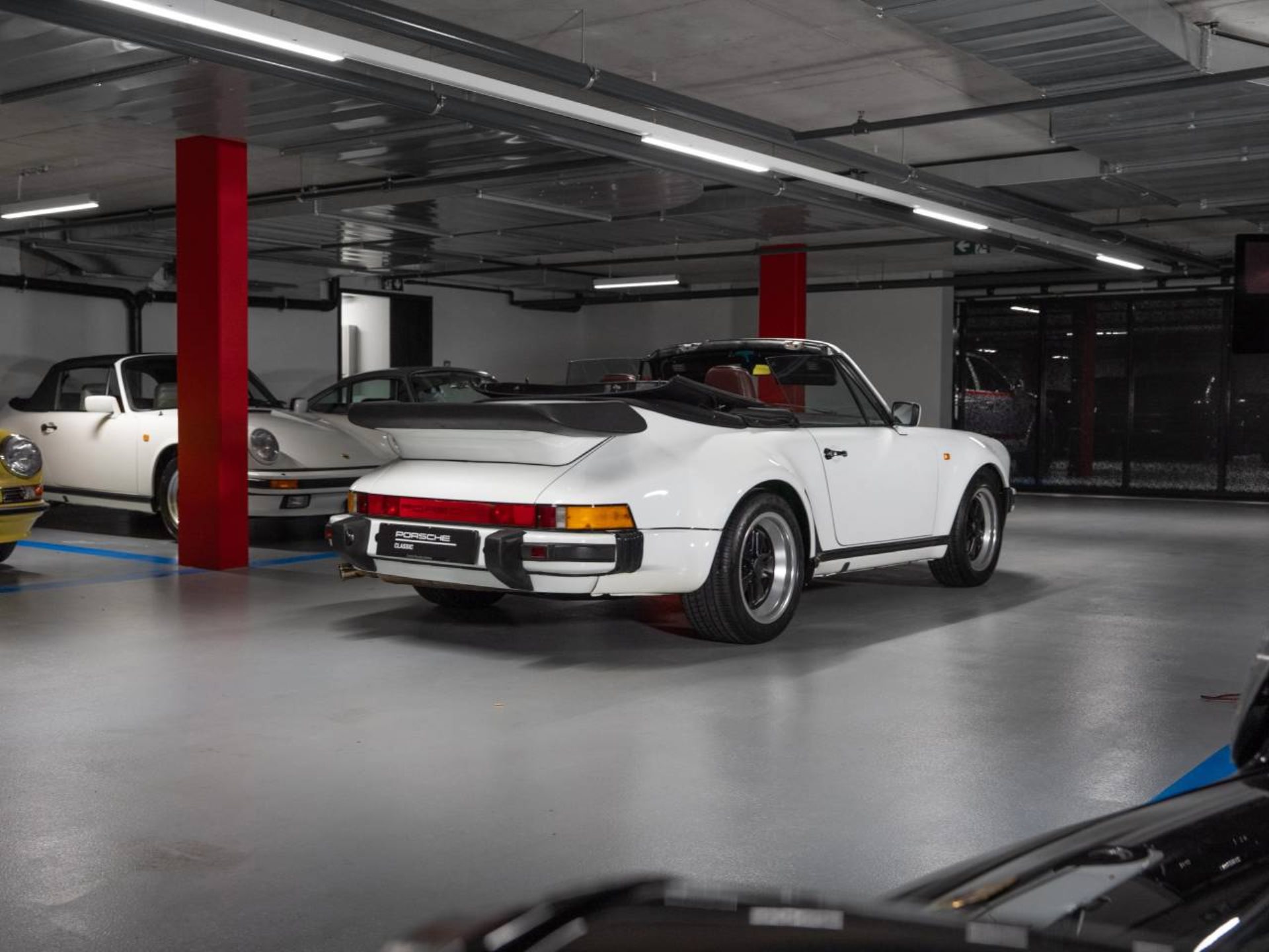 PORSCHE 911 Carrera Cabriolet Turbo-Look-image-5