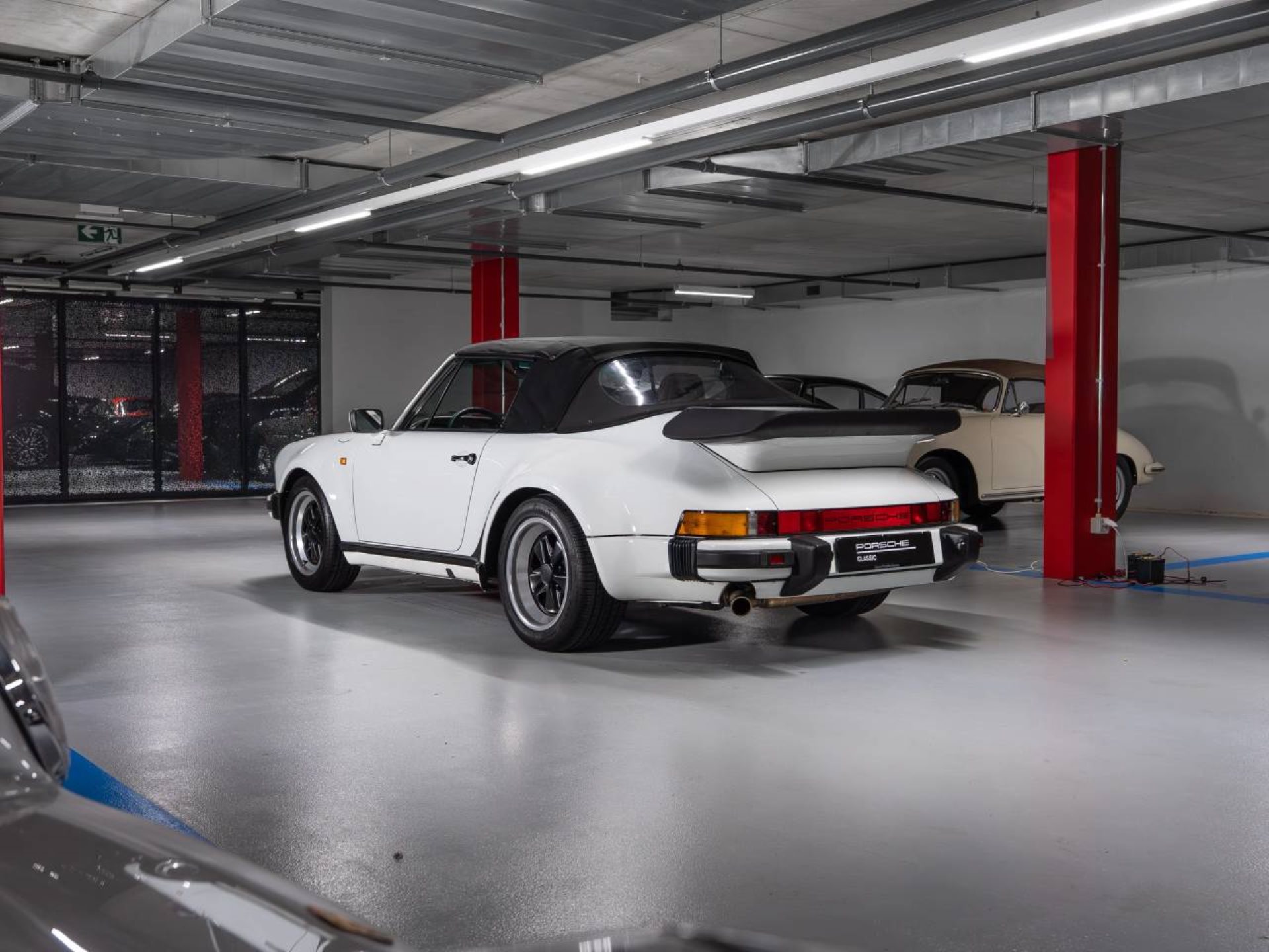 PORSCHE 911 Carrera Cabriolet Turbo-Look-image-9