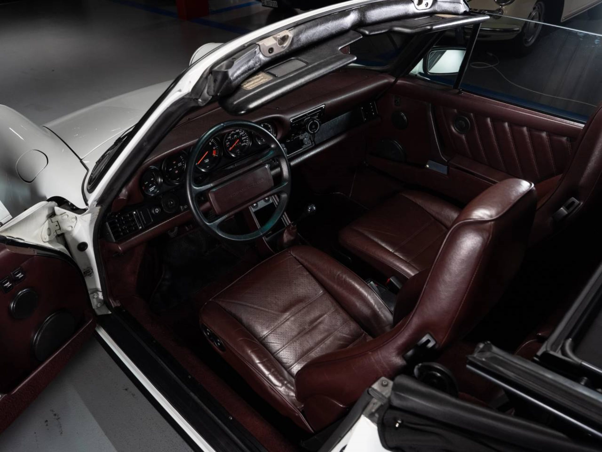 PORSCHE 911 Carrera Cabriolet Turbo-Look-image-14
