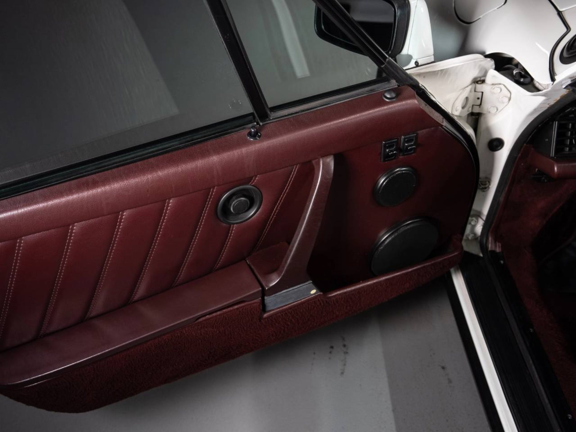 PORSCHE 911 Carrera Cabriolet Turbo-Look-image-12