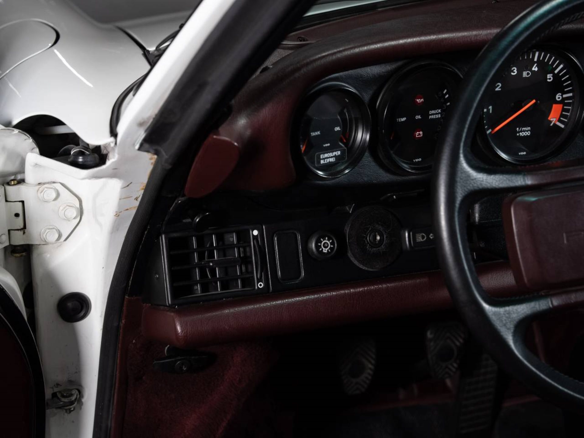 PORSCHE 911 Carrera Cabriolet Turbo-Look-image-18
