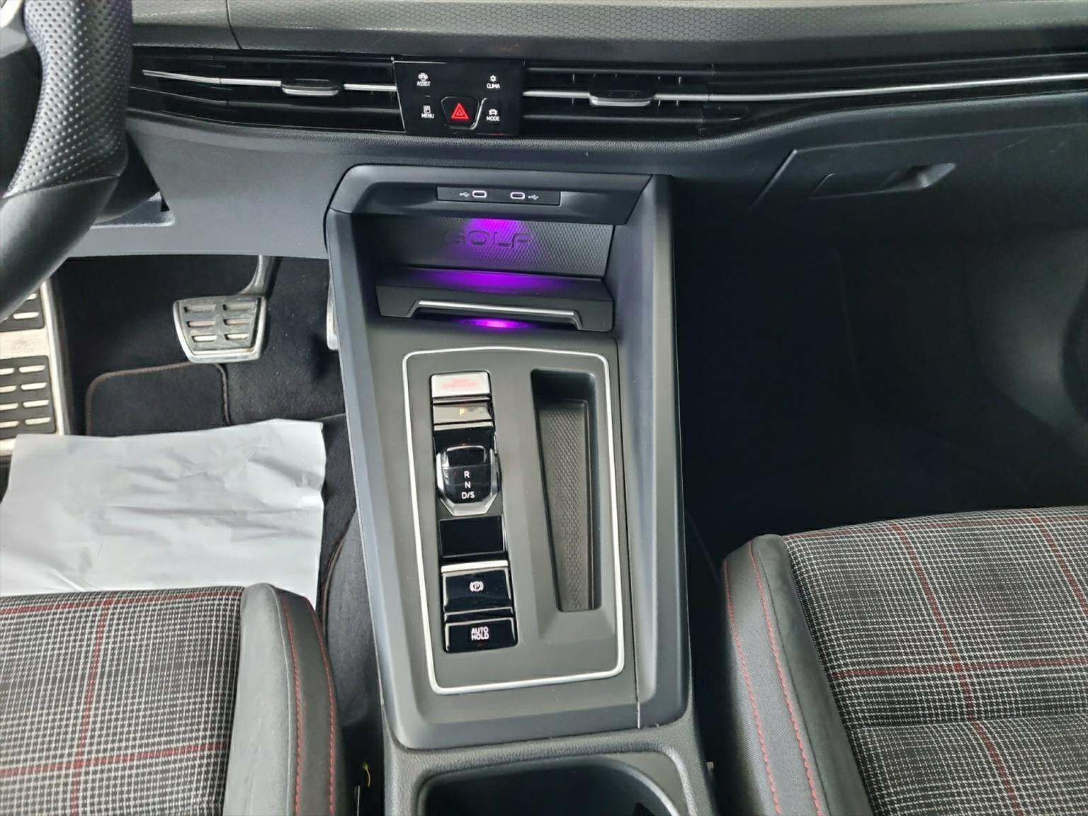 VW Golf 2.0 TSI GTI DSG-image-7