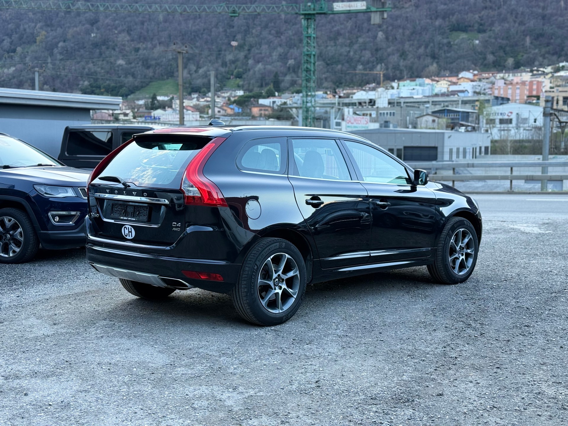 VOLVO XC60 D4 AWD OceanRace Geartronic-image-2