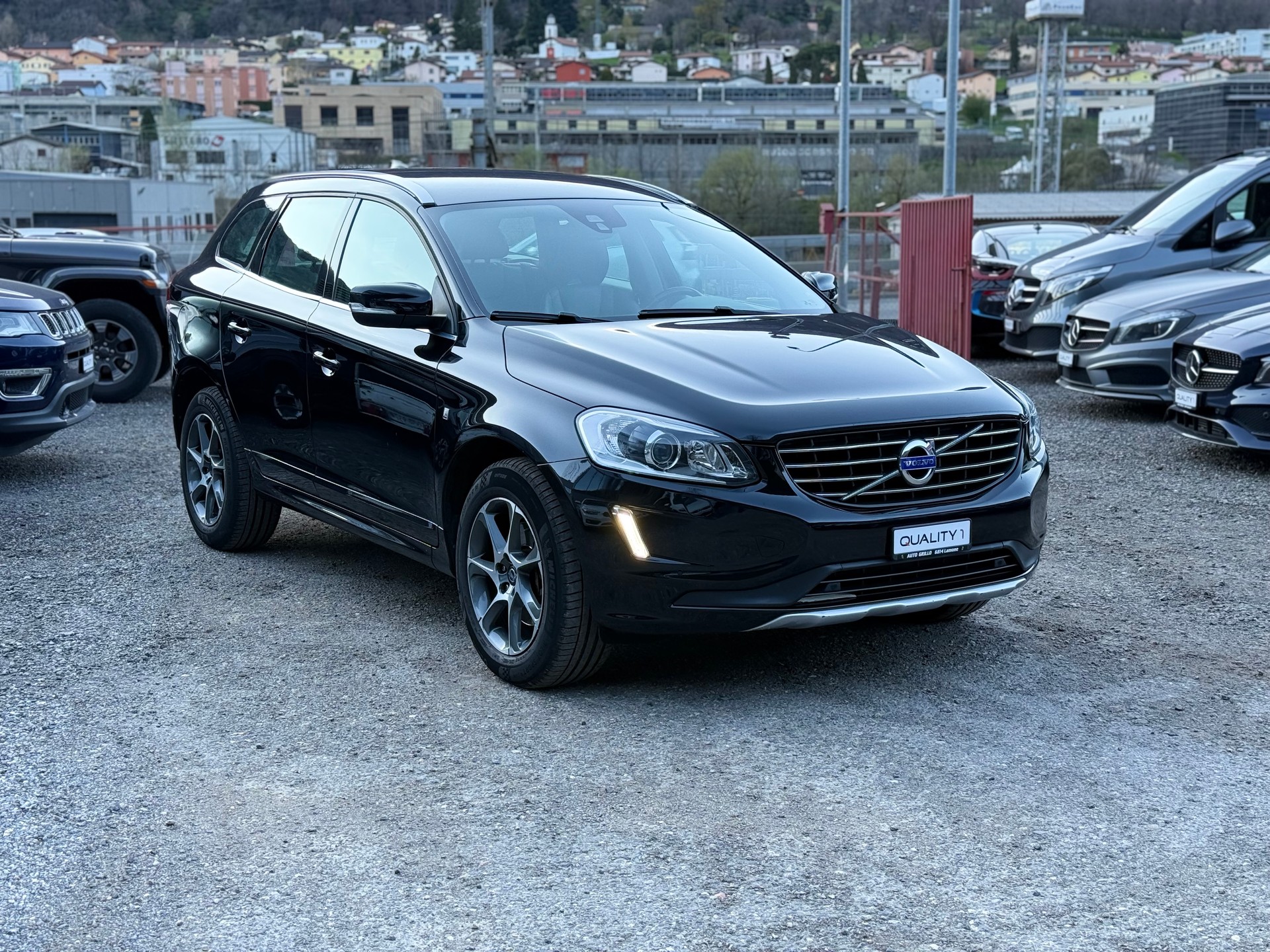 VOLVO XC60 D4 AWD OceanRace Geartronic-image-1