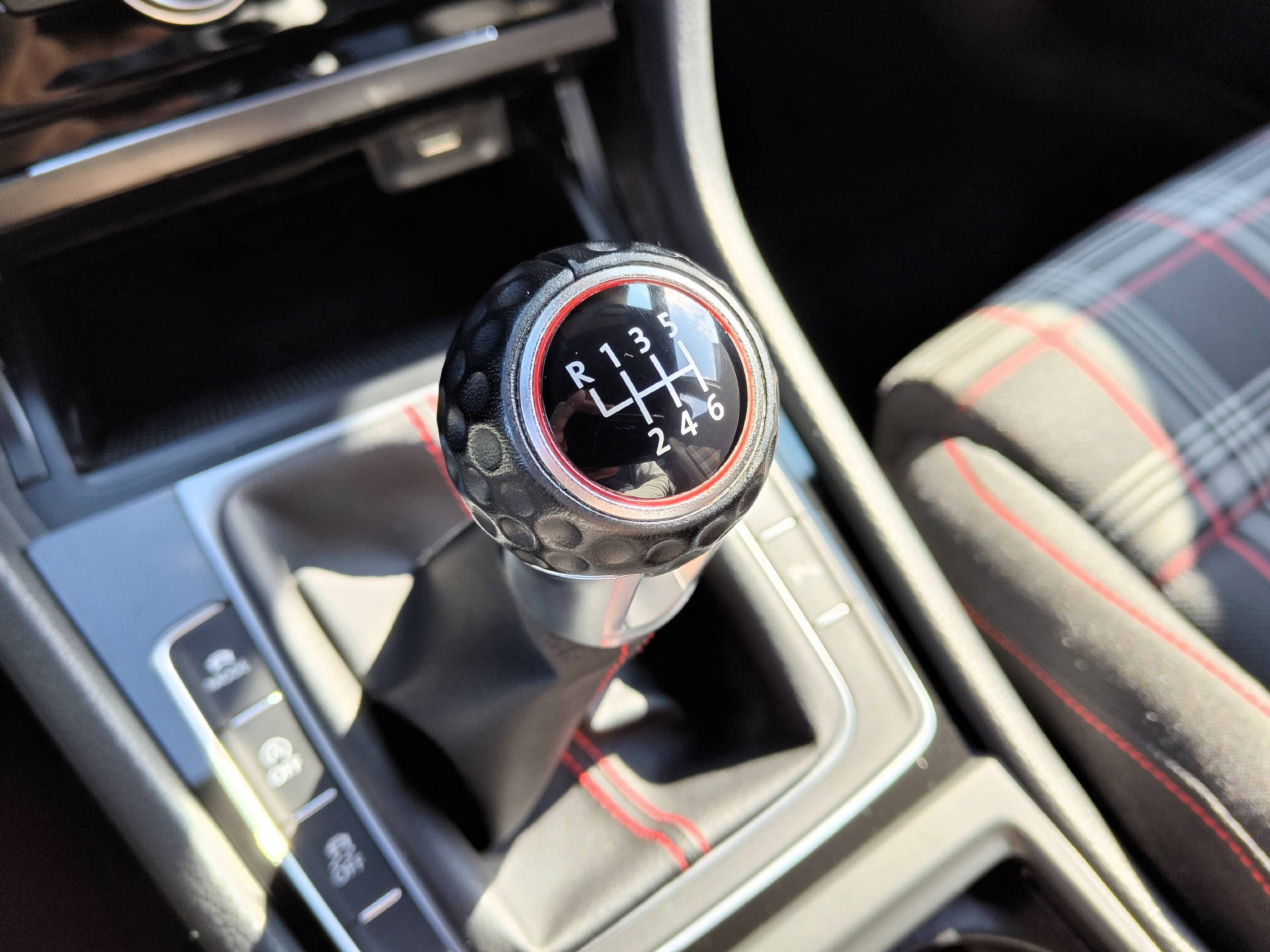 VW Golf VII 2.0 TSI GTI Performance-image-10