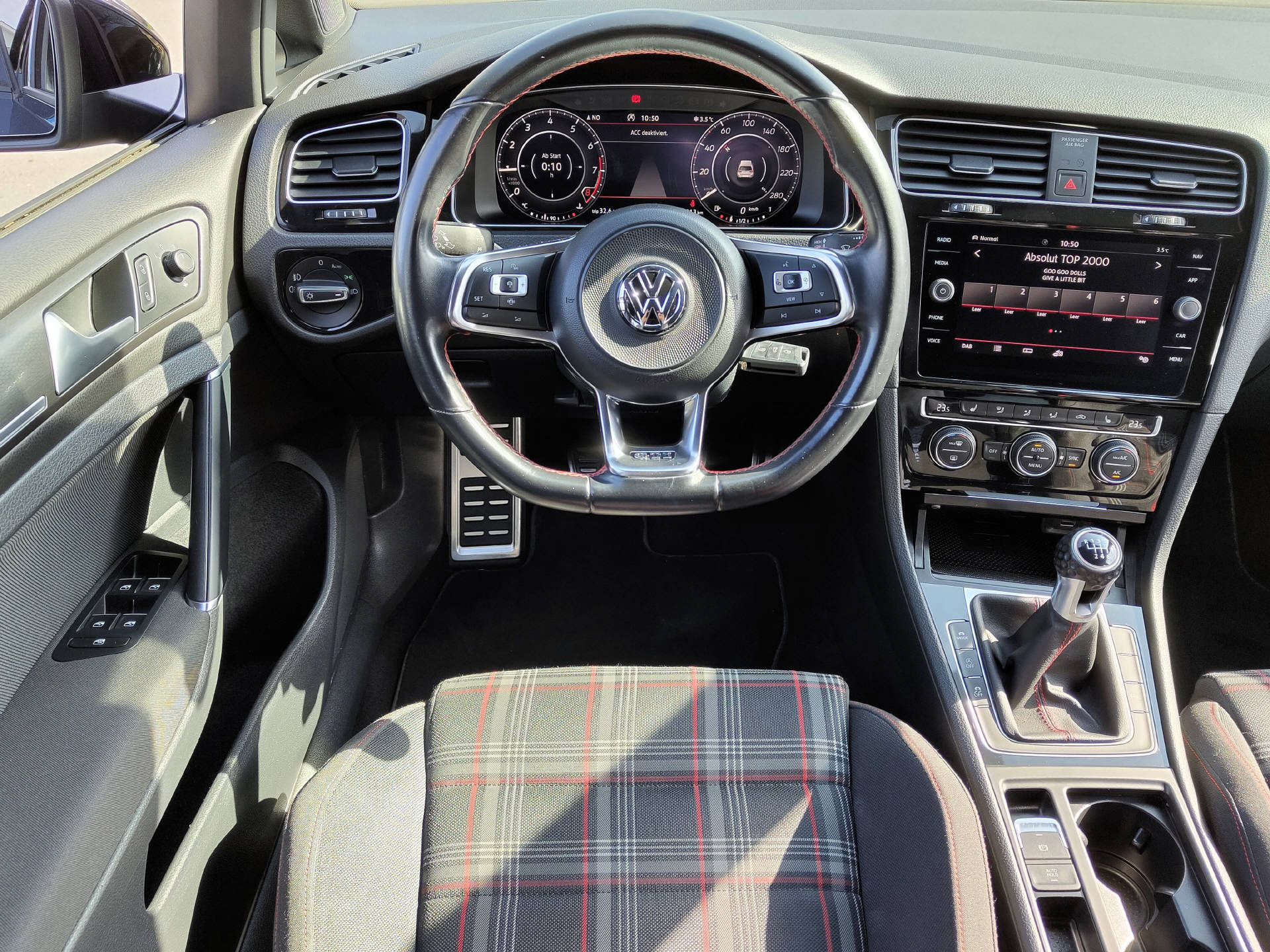 VW Golf VII 2.0 TSI GTI Performance-image-4