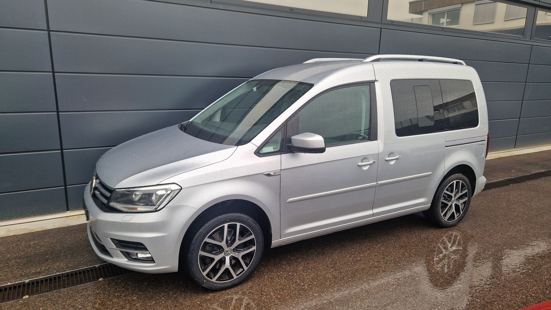 VW Caddy 1.4 TSI Highline DSG-image-2