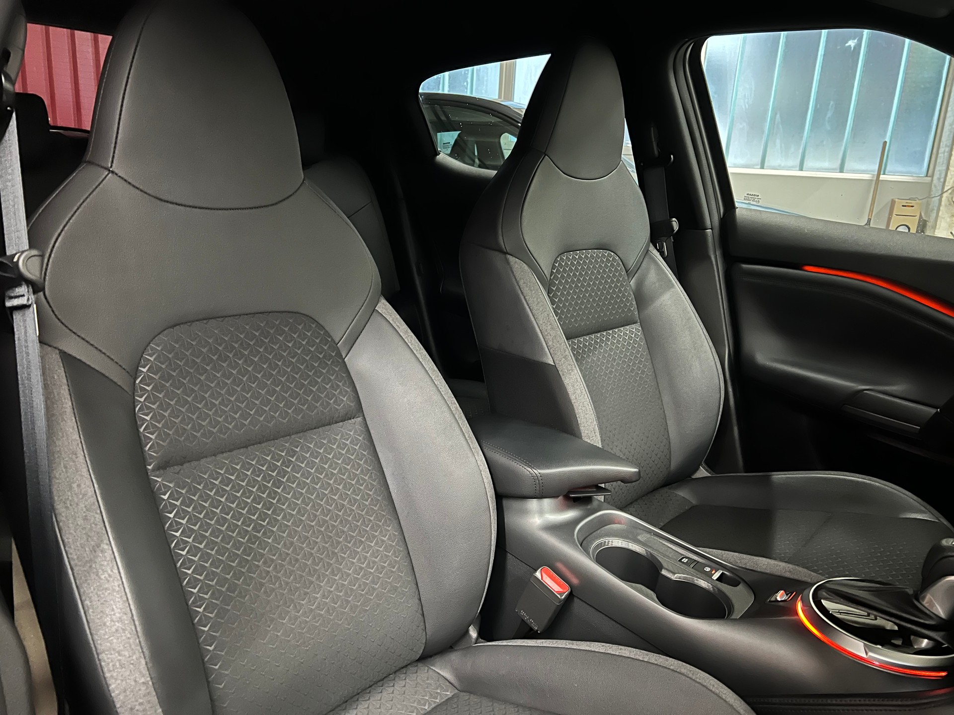 NISSAN Juke 1.0 DIG-T N-Connecta DCT-image-4