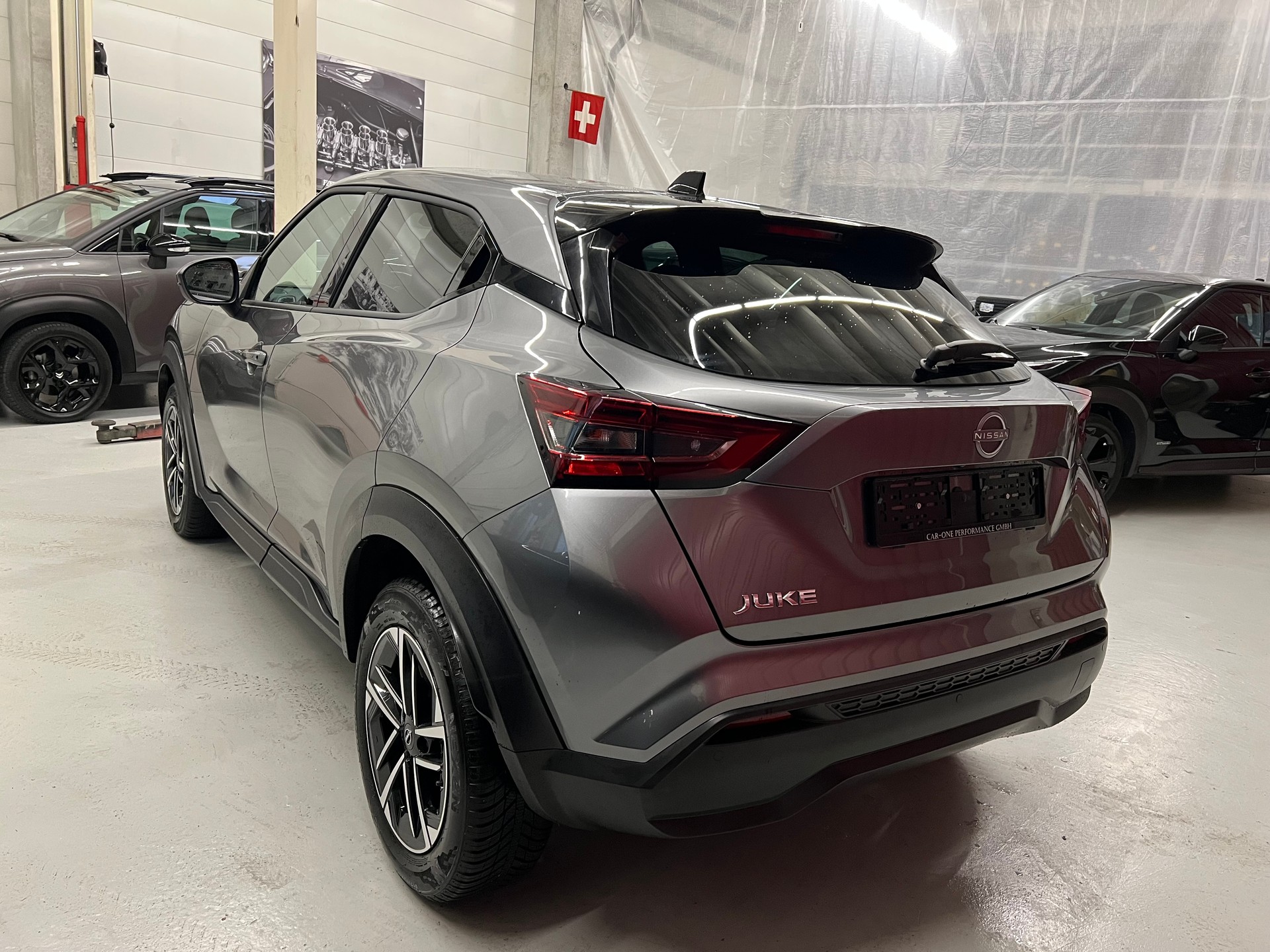NISSAN Juke 1.0 DIG-T N-Connecta DCT-image-2