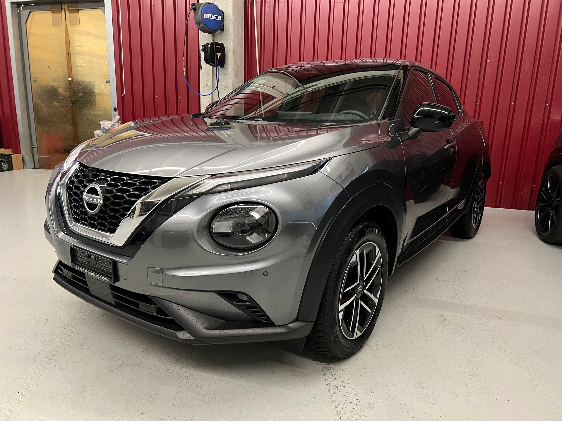 NISSAN Juke 1.0 DIG-T N-Connecta DCT-image-1