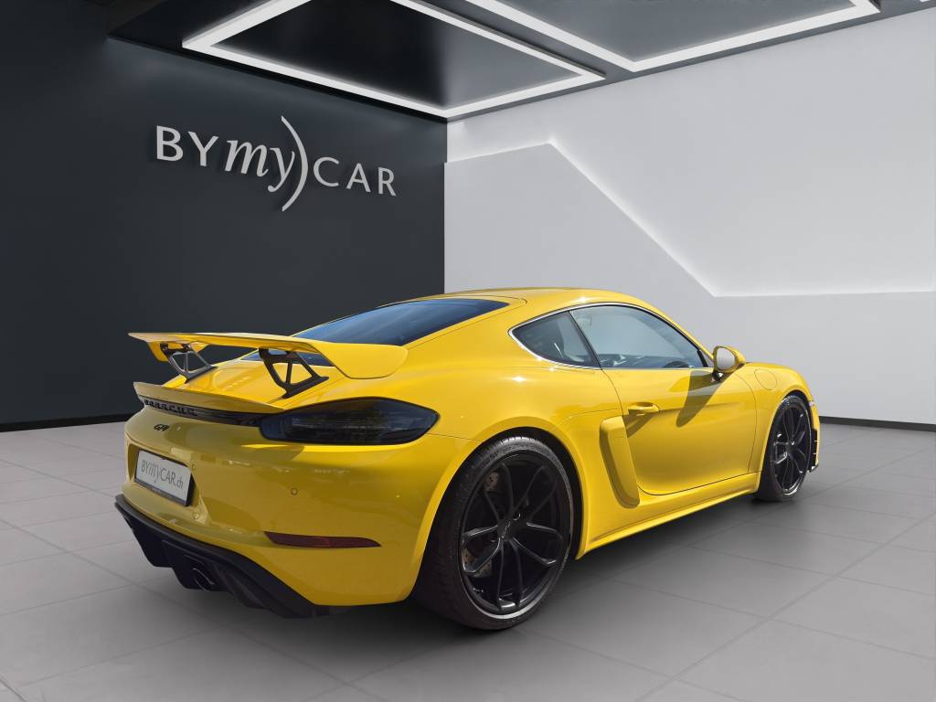 PORSCHE 718 Cayman GT4-image-4